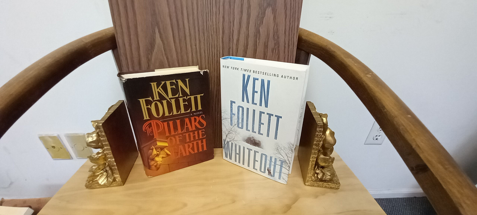 Ken Follet 8 Book Lot — Thriller Suspense  — Very Good