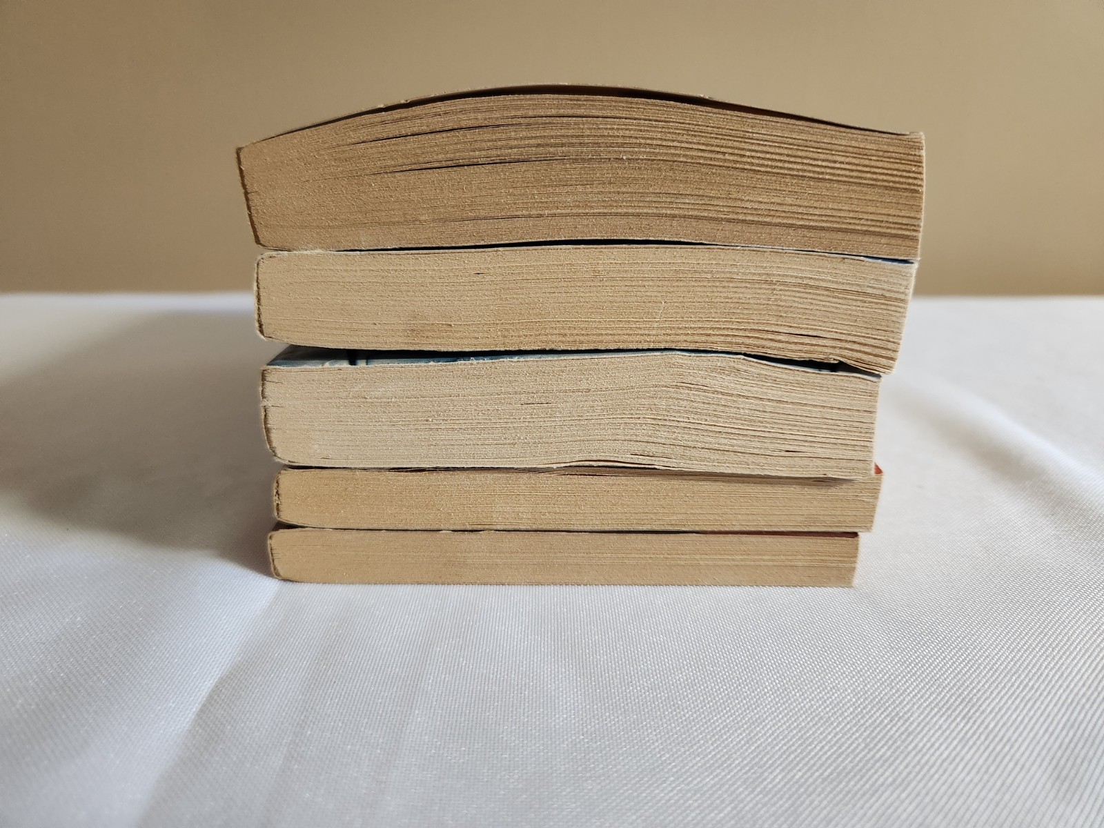 5 VTG Arthur C. Clarke Paperbacks – Earthlight, Childhood’s End, White Heart +