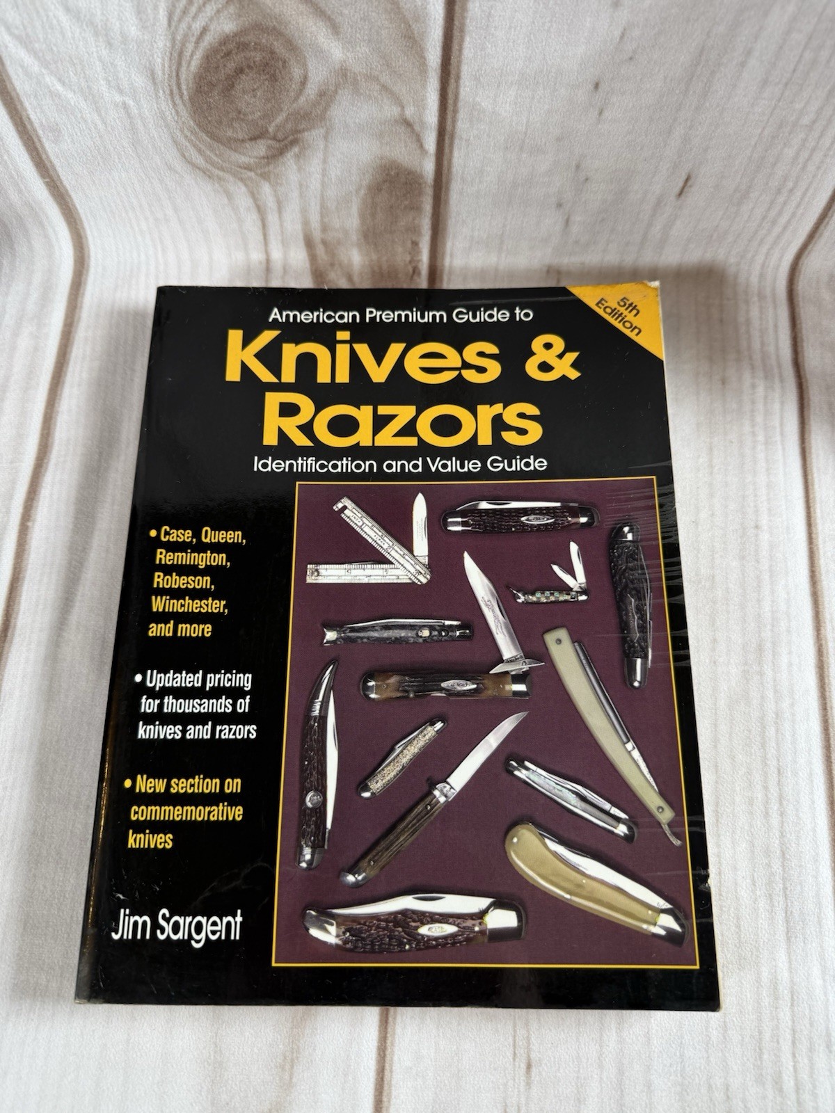 American Premium Guide to Knives and Razors (American Premium Guide to Kn – GOOD
