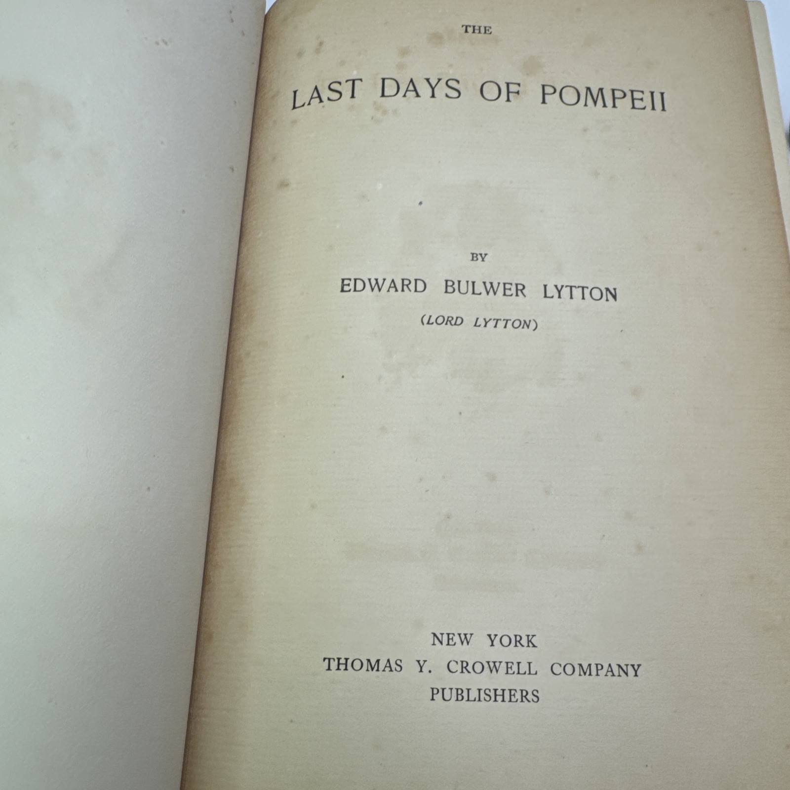 The Last Days of Pompeii Edward Bulwer Lytton Hardcover Antique Historical Novel