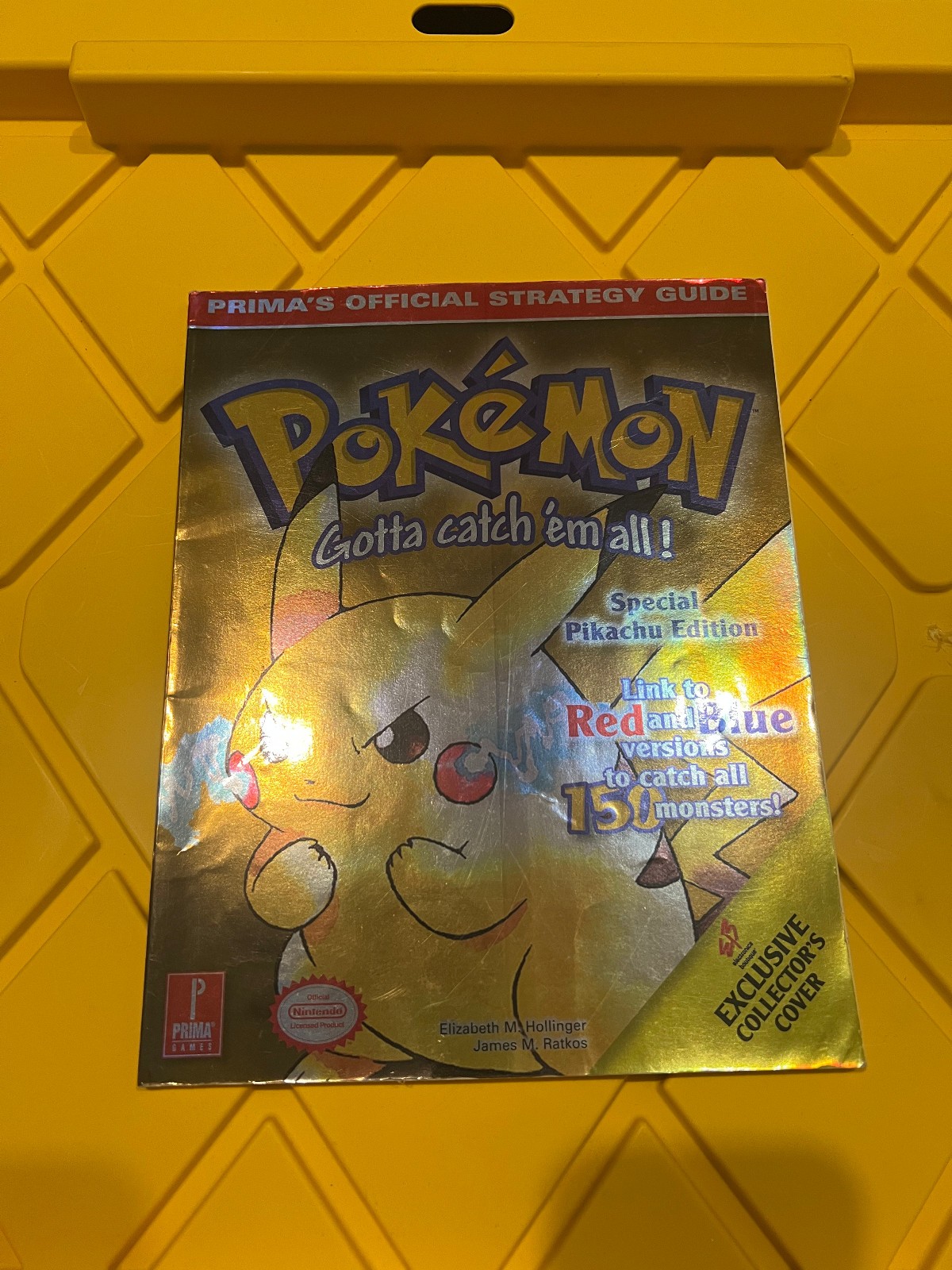 COLLECTOR’S COVER Prima Official Strategy Guide: Pokemon Special Pikachu Edition