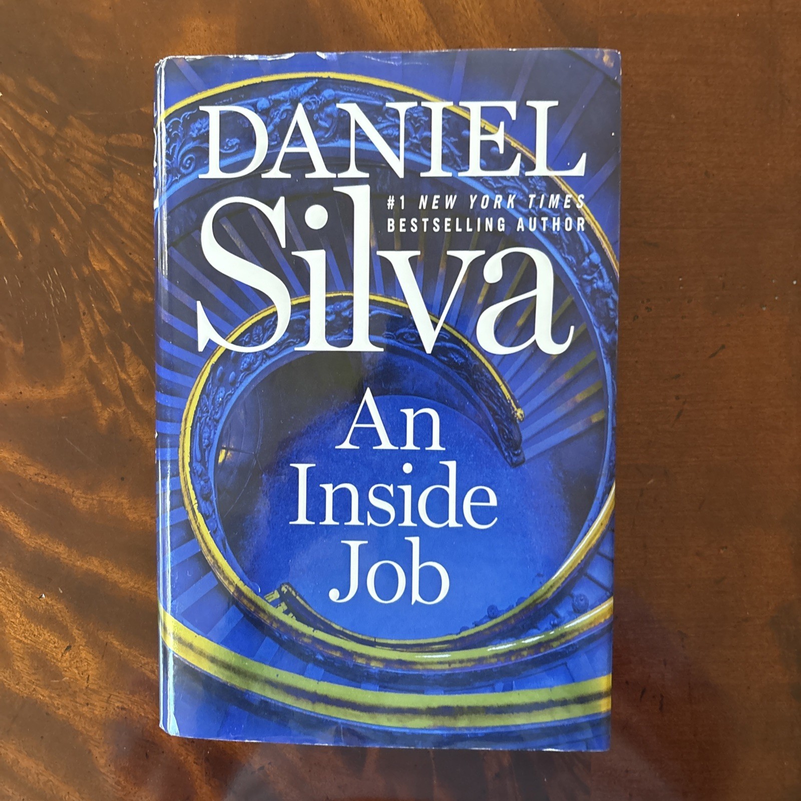 An Inside Job: A Gabriel Allon Spy Thriller of Leonardo da Vinci and Vatican…