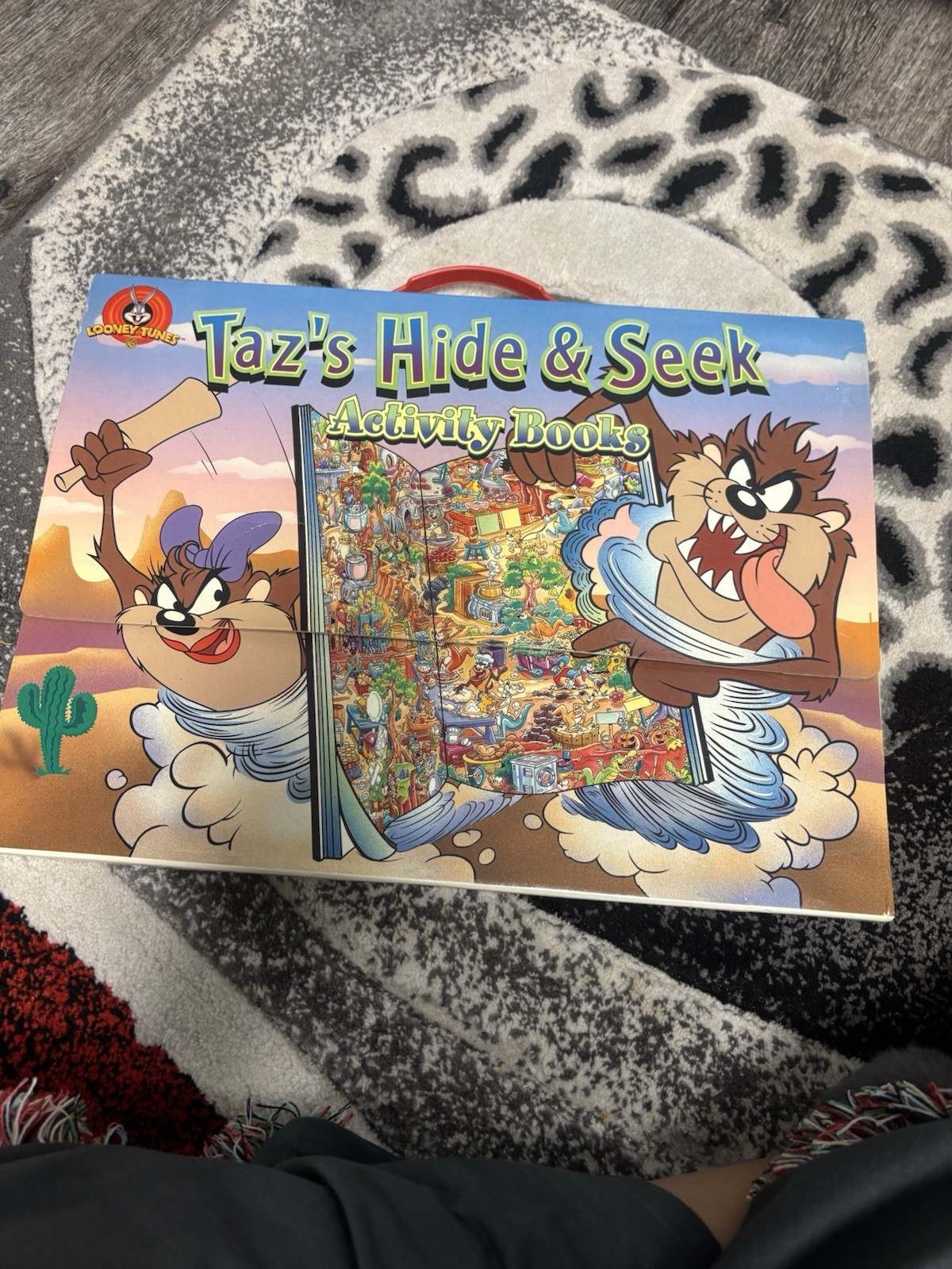 Looney Tunes Taz’s Hide & Seek Activity Book Illustrated Paperback 2000