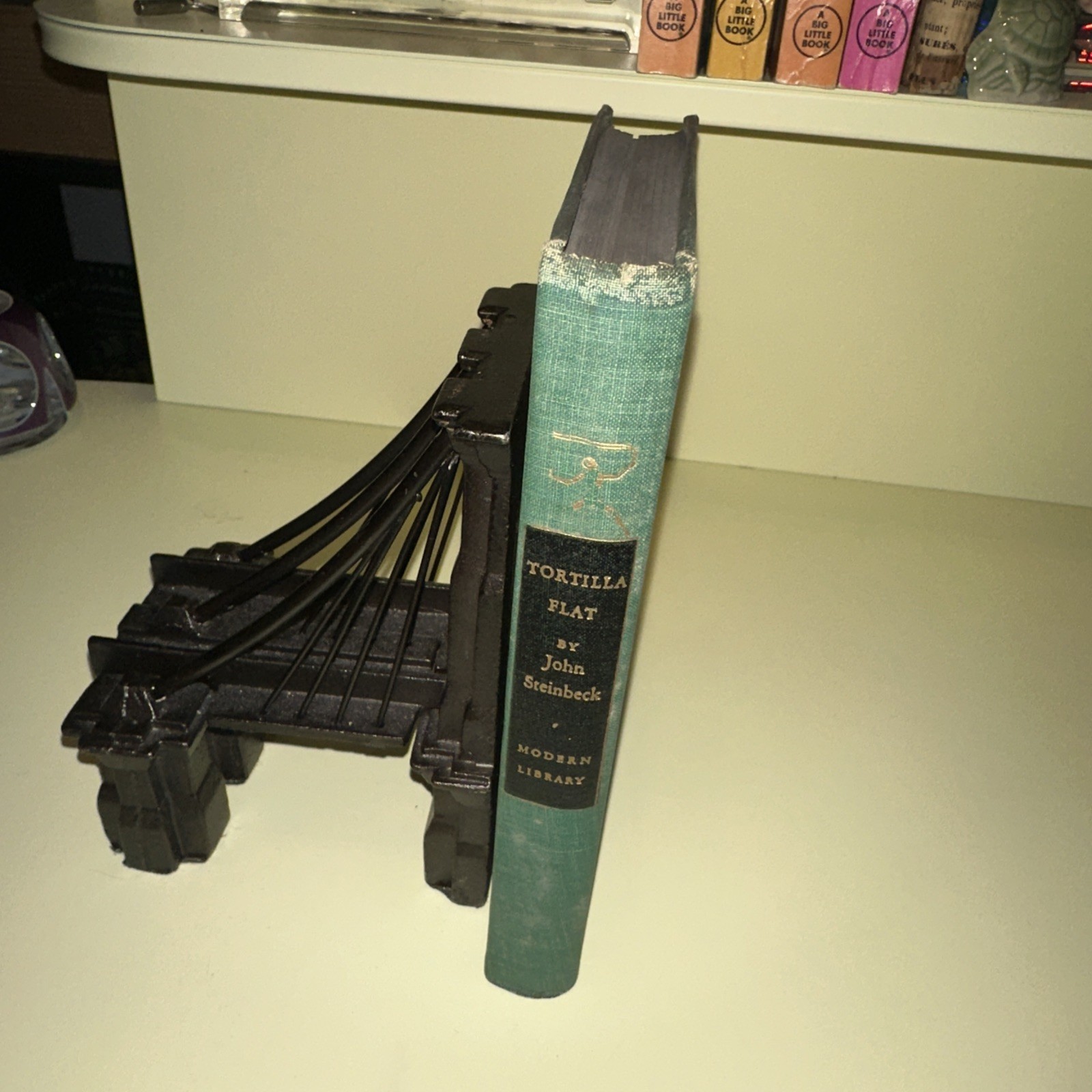 VINTAGE JOHN STEINBECK TORTILLA FLAT MODERN LIBRARY COLLECTIBLE DECOR BOOK S2