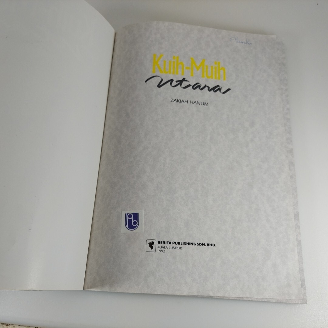 Kuih-Muih Utara by Zakiah Hanum, Malay Language Illustrated Cookbook 1992 PB