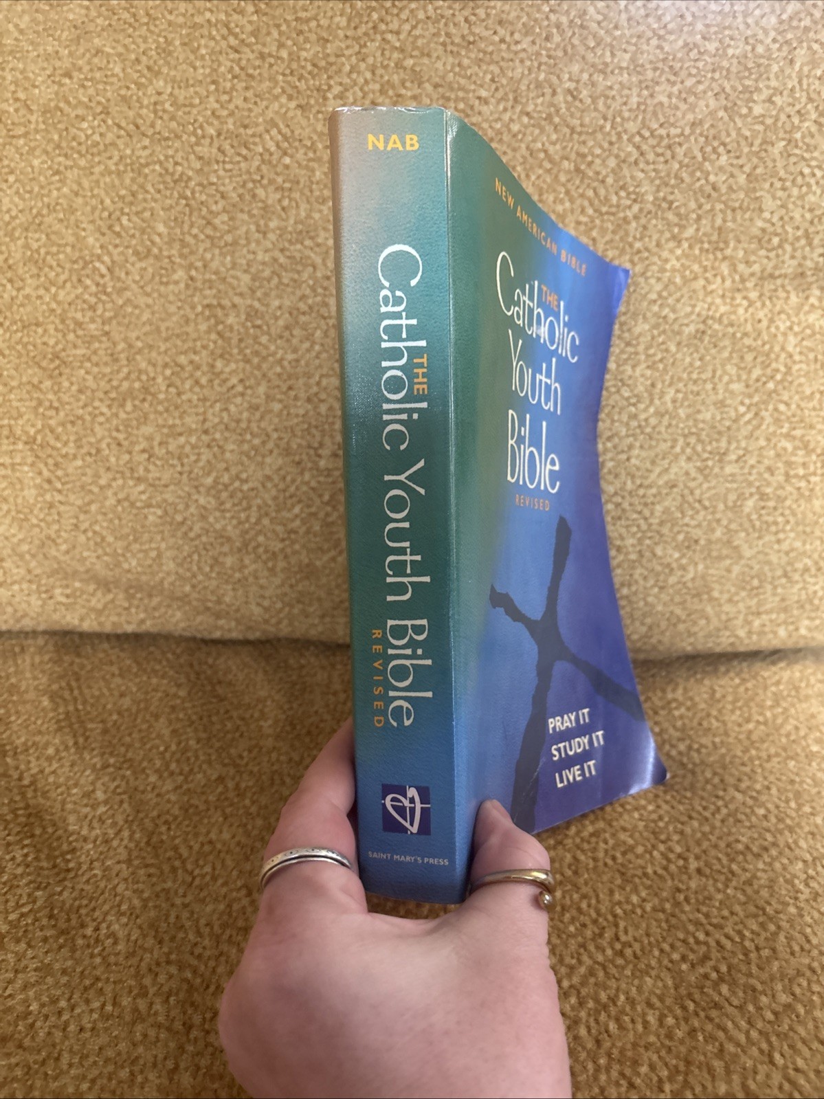 The Catholic Youth Bible Revised NAB Saint Mary’s Press Softcover 2005 B48