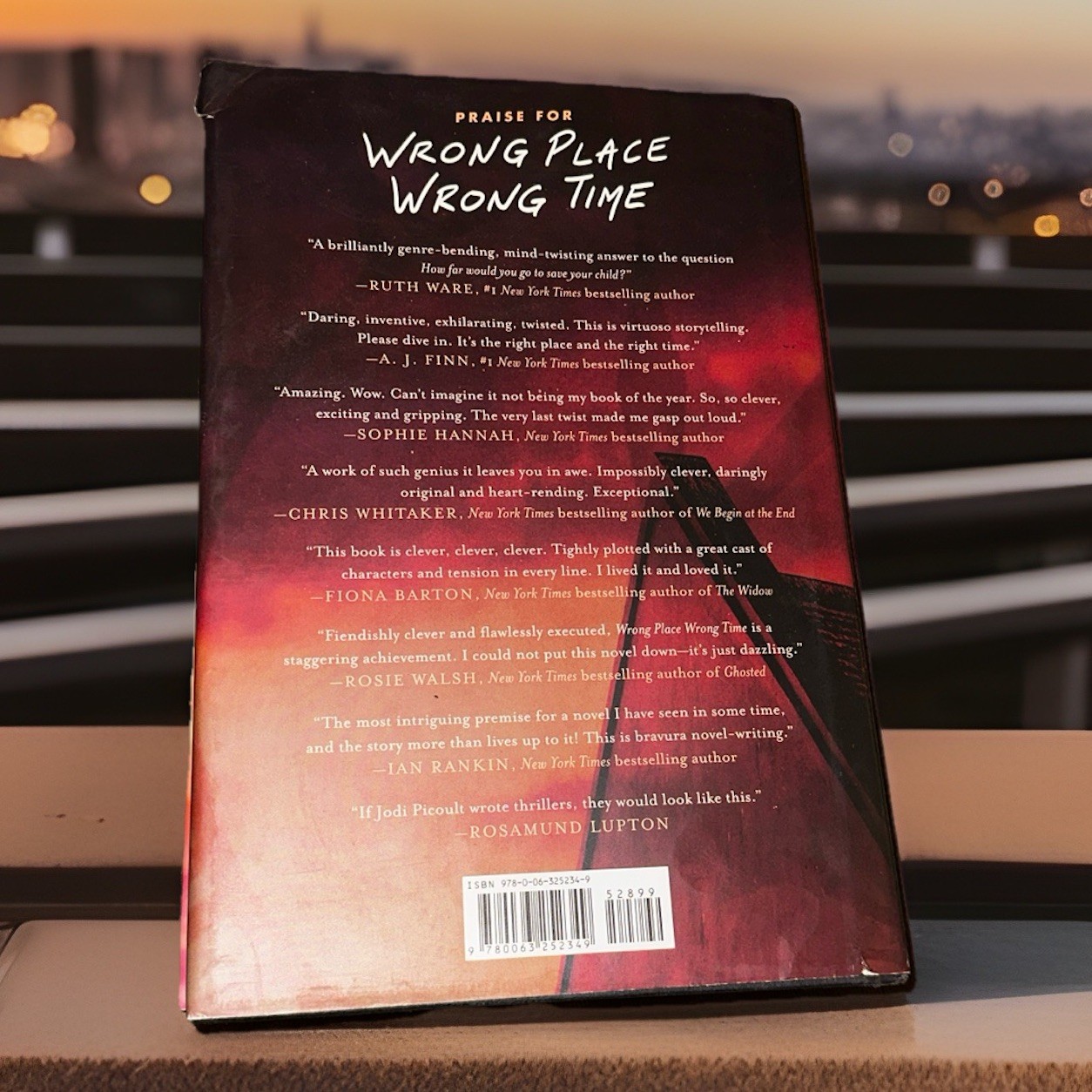 Wrong Place Wrong Time – by Gillian McAllister – 1st Edition – Hardcover 2022