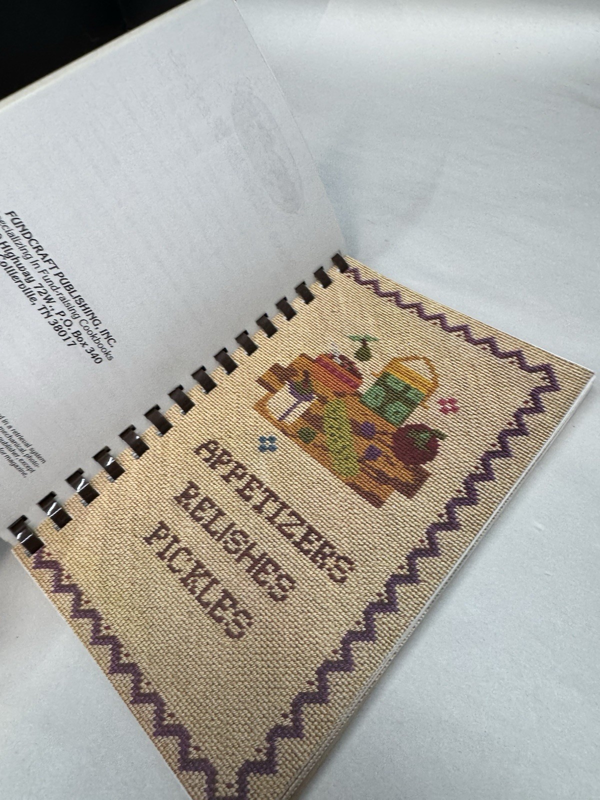 Zavalla Texas Sulphur Springs Baptist Church 1990 cookbook 134 Pages