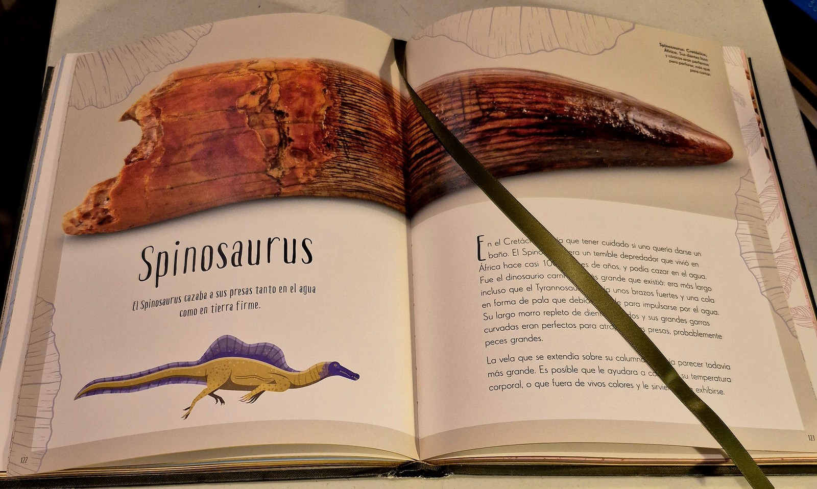 Antología de dinosaurios y vida prehistórica (Dinosaurs and Other Prehistoric ..