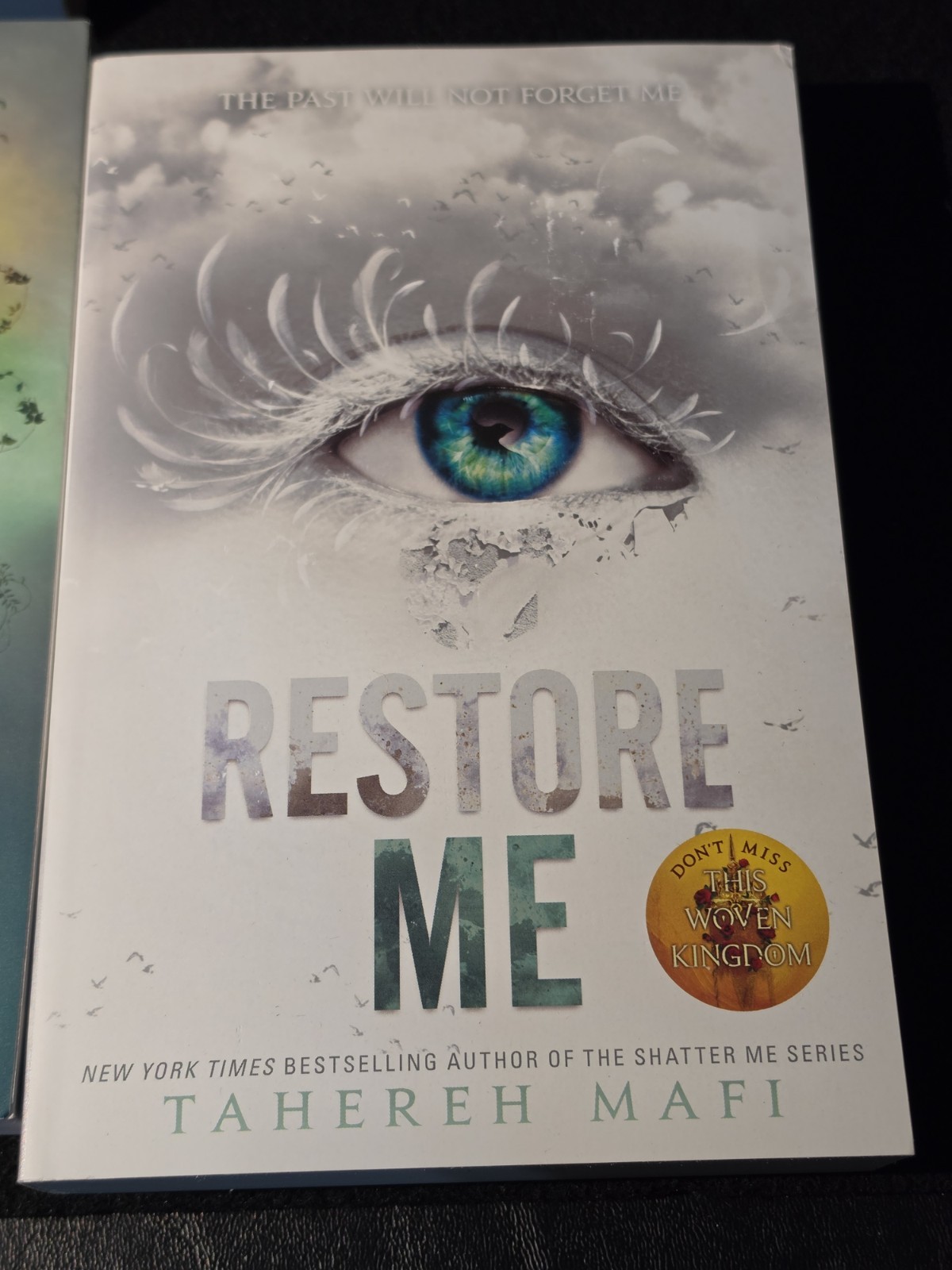 4 Shatter Me Books Out Of The Series Shatter Me – TAHEREH MAFI – Nice Copies