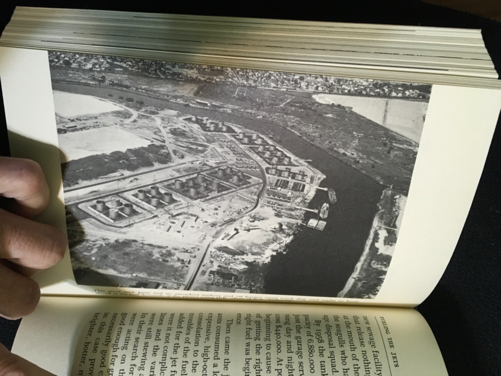 INTERNATIONAL AIRPORT Story of Kennedy Airport & US Commercial Aviation SCULLIN