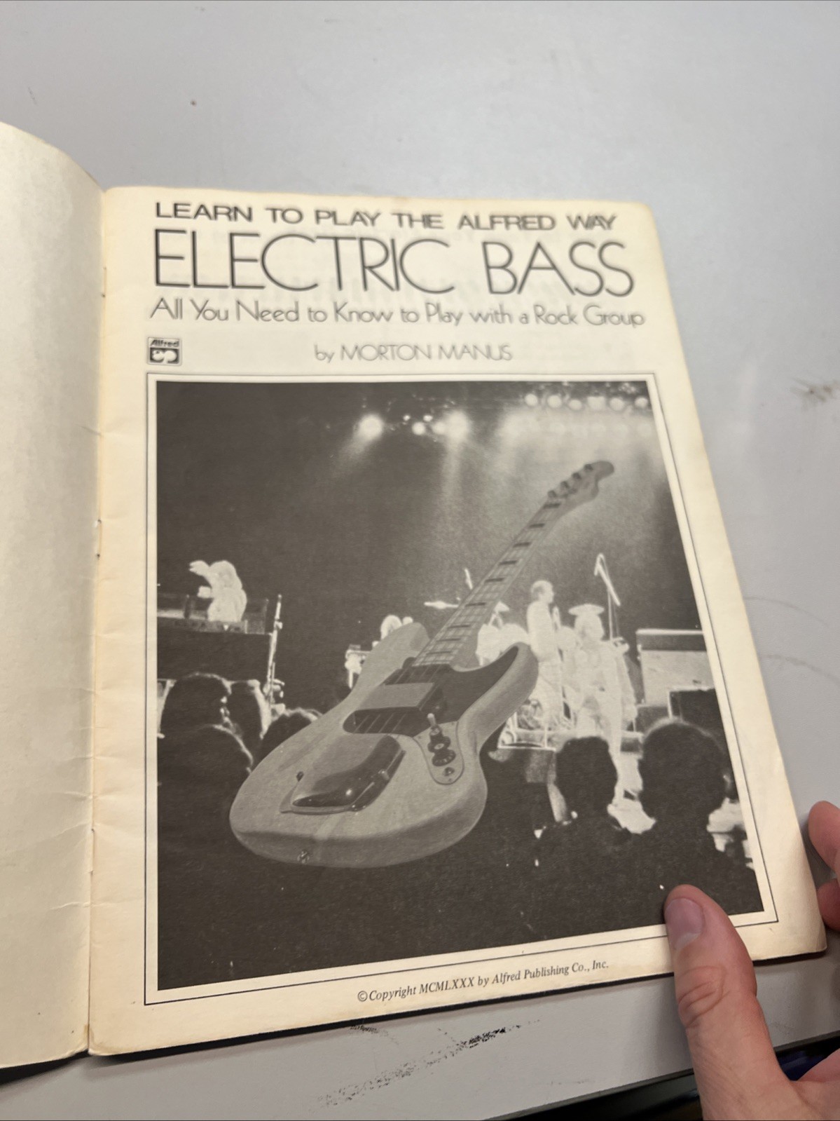 learn how to play the Alfred Way electric bass by morton manus