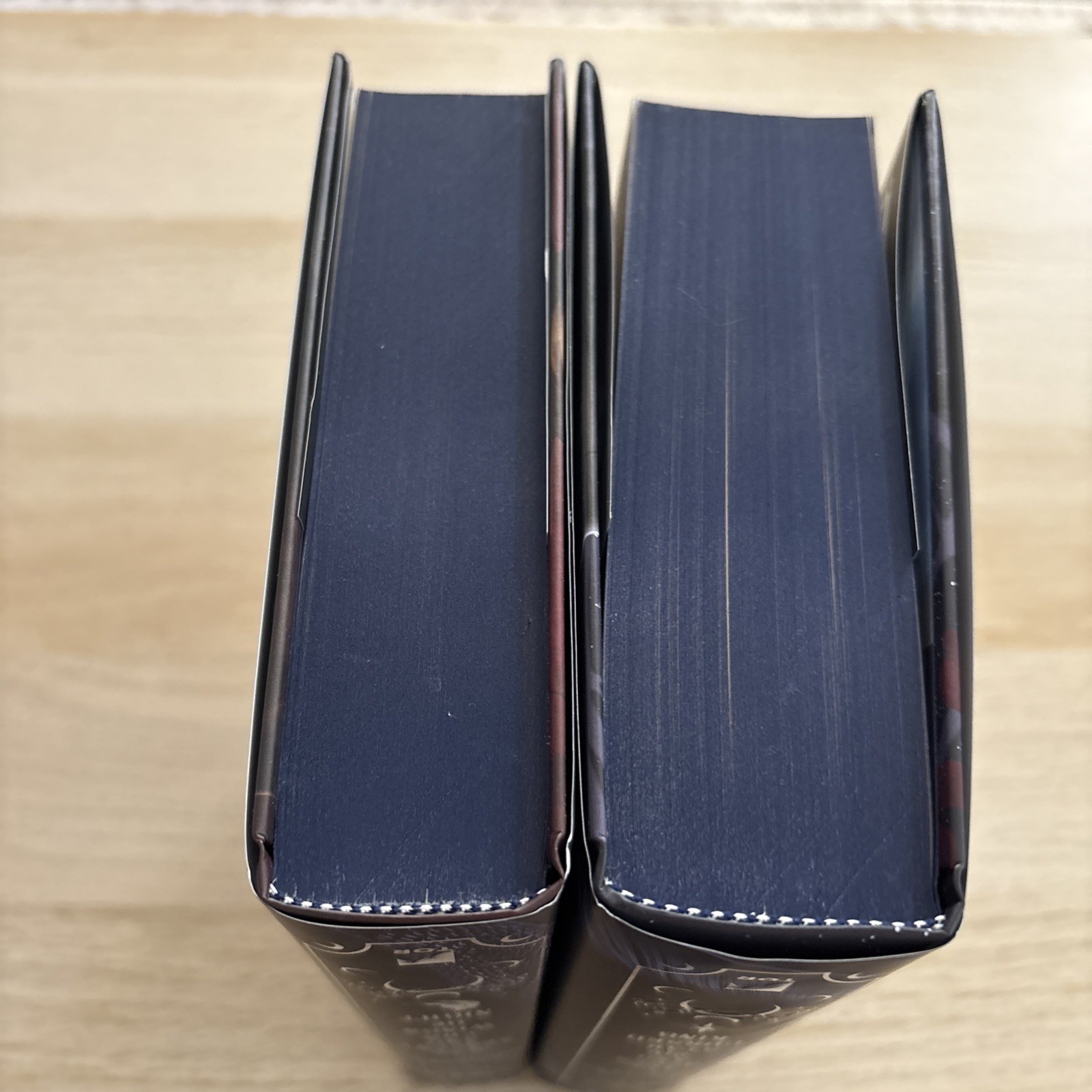Signed Fairyloot Crowns Of Nyaxia (#1-2) Carissa Broadbent Sprayed Edges