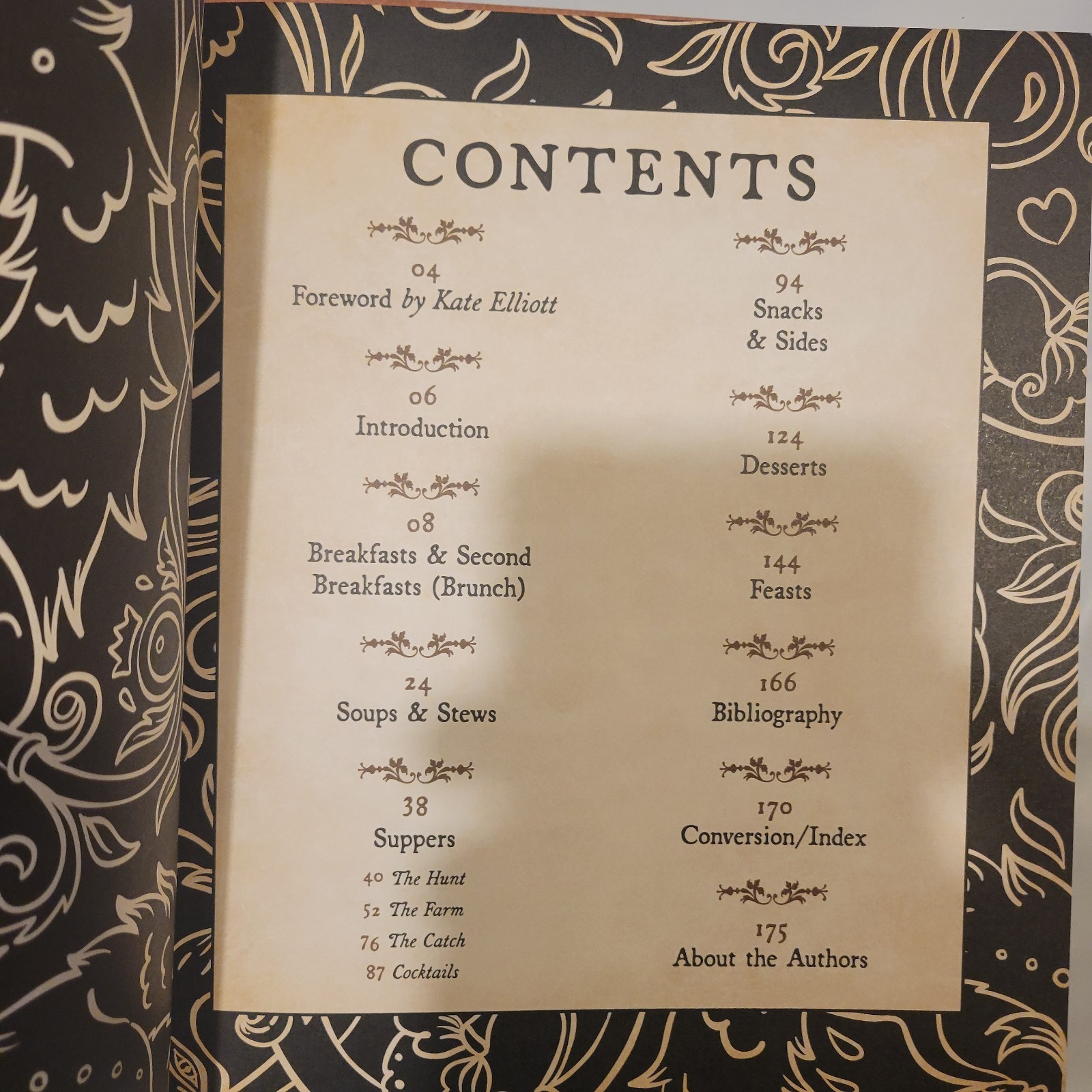 Cooking for Wizards, Warriors and Dragons: 125 Recipes Game Of Thrones, Witcher