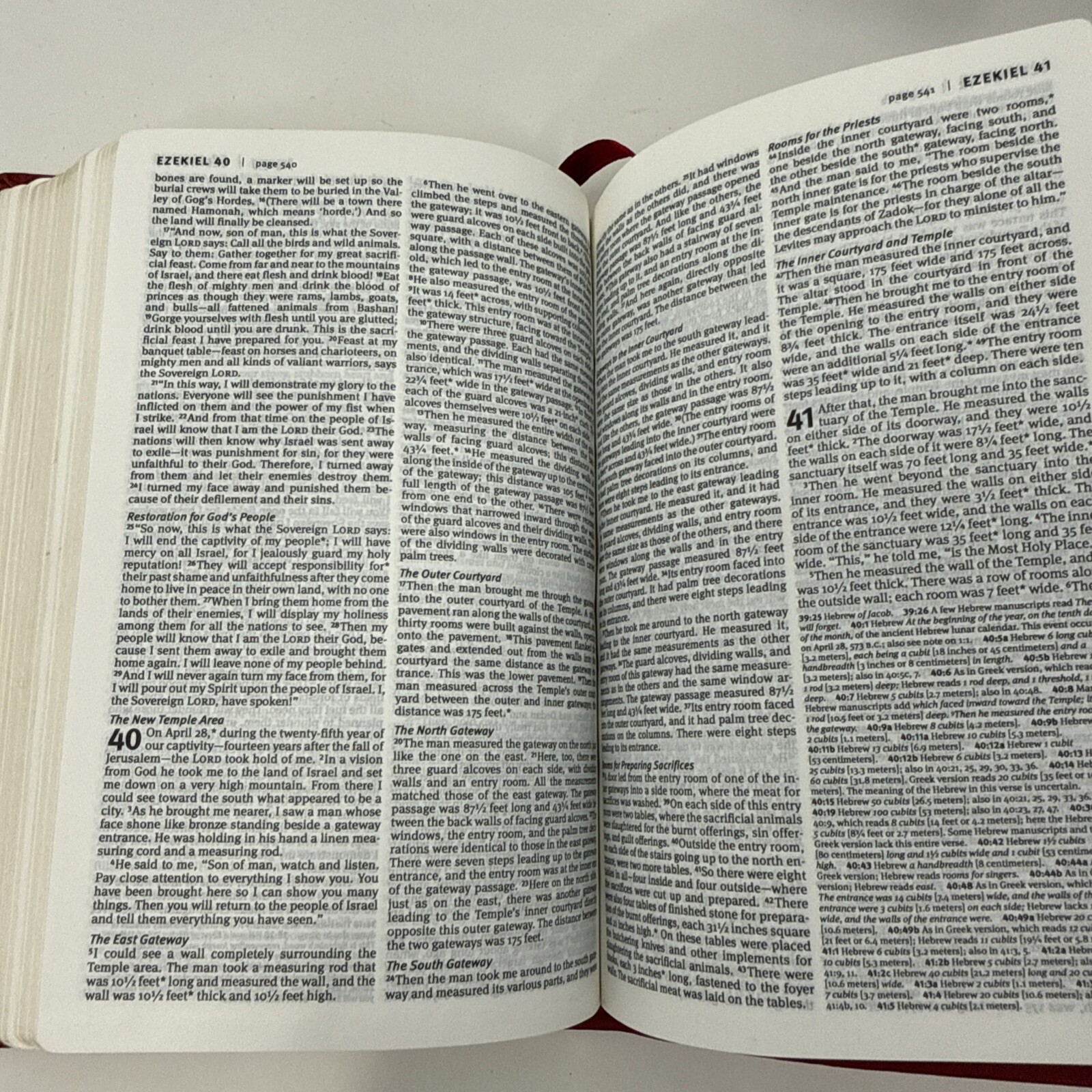 Compact Slimline Edition Holy Bible New Living Translation Tyndale House 6 1/4″