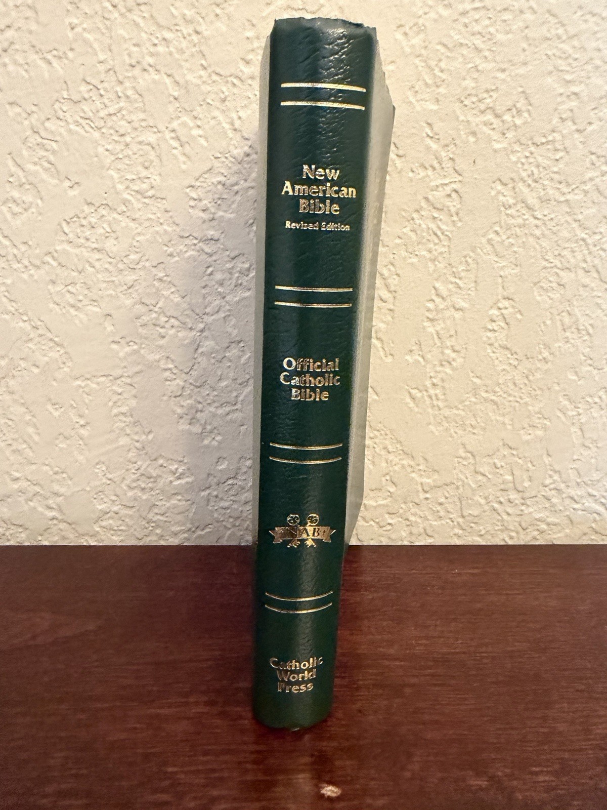 New American Bible World Catholic Press 2010 Revised Edition Green Cover