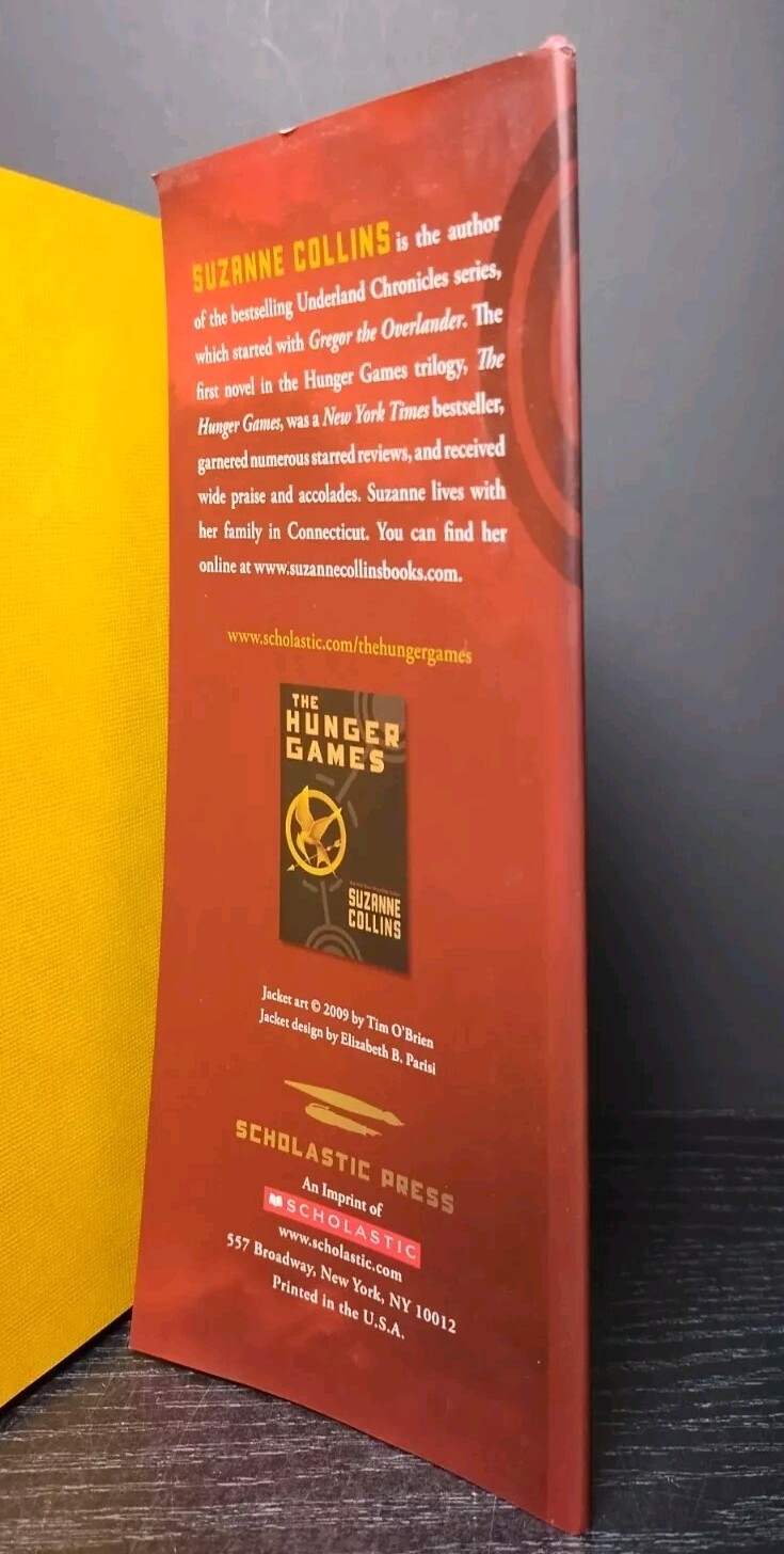 Catching Fire Suzanne Collins Hardcover Scholastic 2009 Hunger Games Book 2