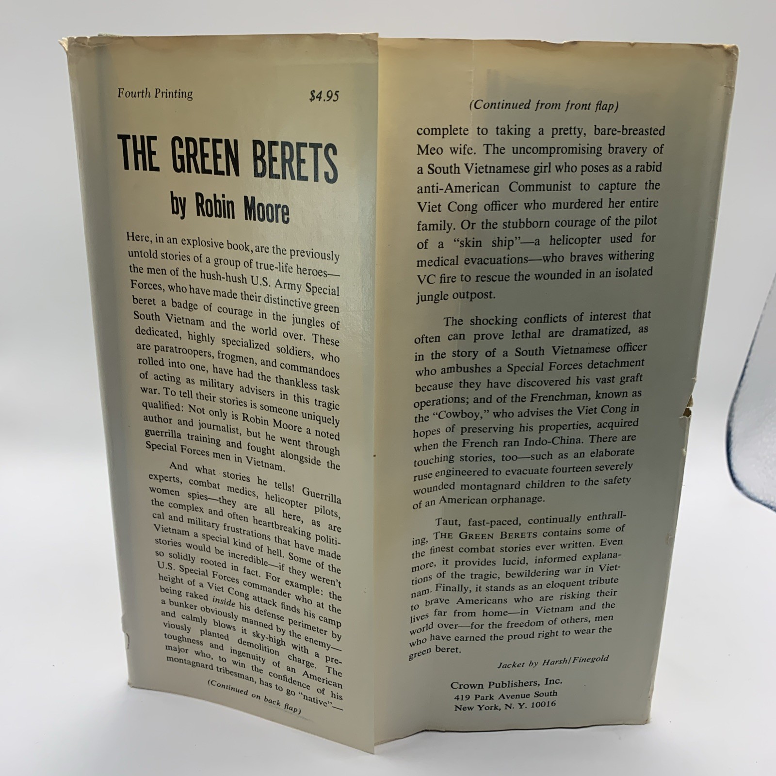 SIGNED THE GREEN BERETS-U.S. Army Special Forces-ROBIN MOORE 1965 1st/4th HC/DJ