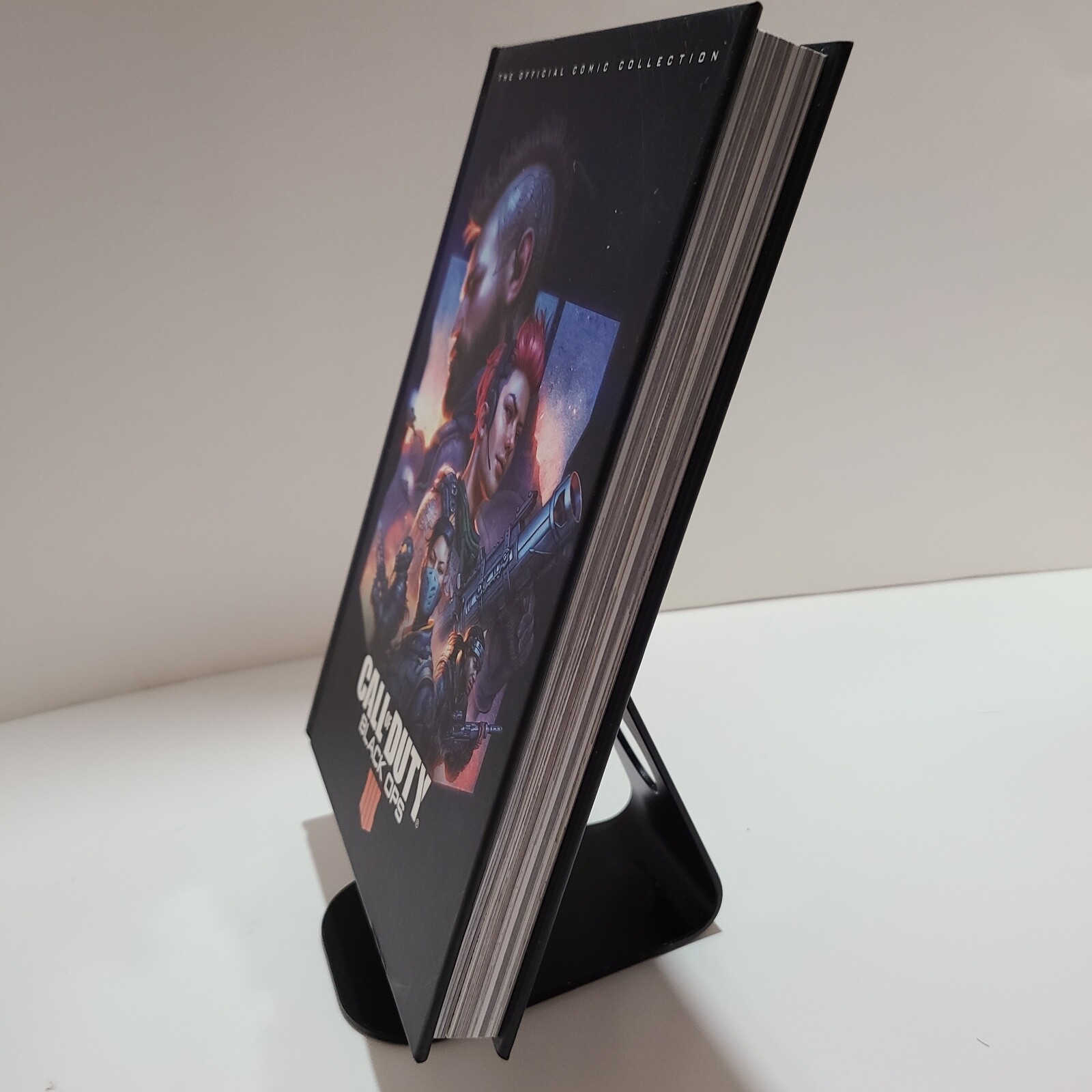 Call of Duty • Black Ops – The Official Comic Collection. 246 Pages + Hard Cover