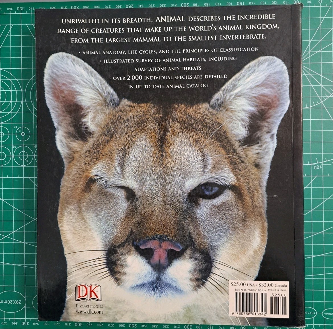 Smithsonian Institution Animal – Visual Guide to Wildlife Educational Book