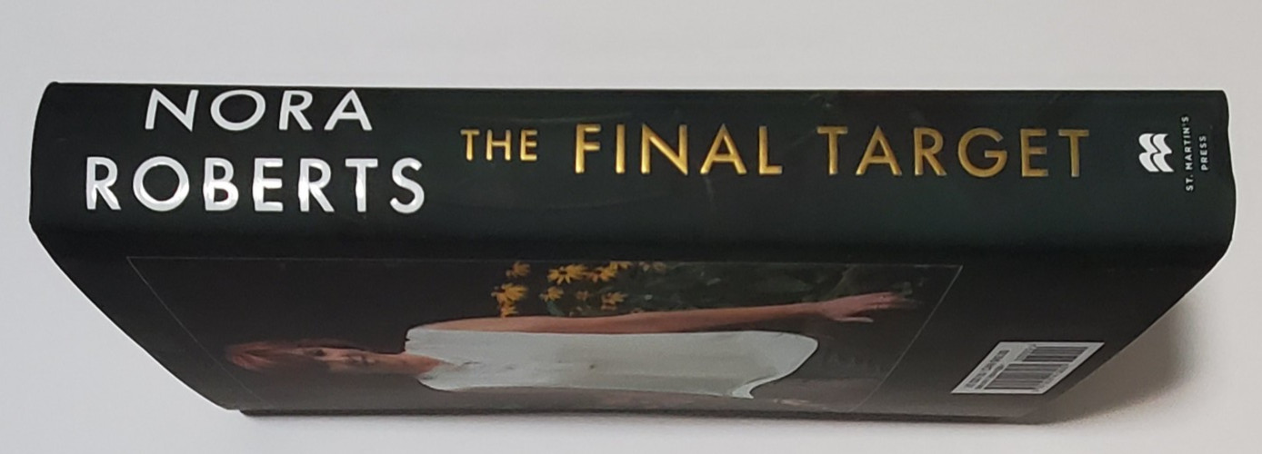 The Final Target – Hardcover, by Nora Roberts – Very Good Conditon
