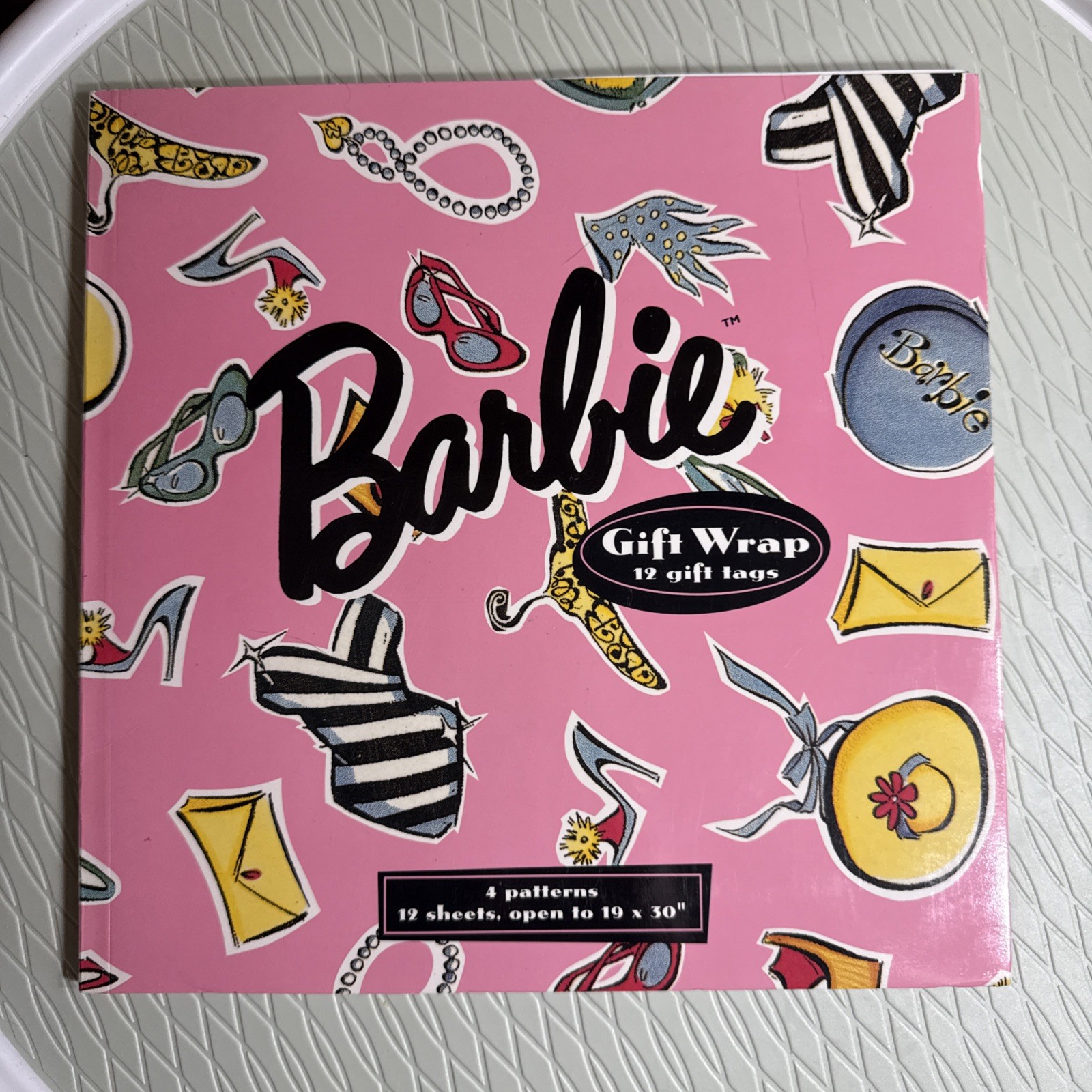 BARBIE GIFT WRAP 10 pages + gift tags Abbeville Press pb 1994