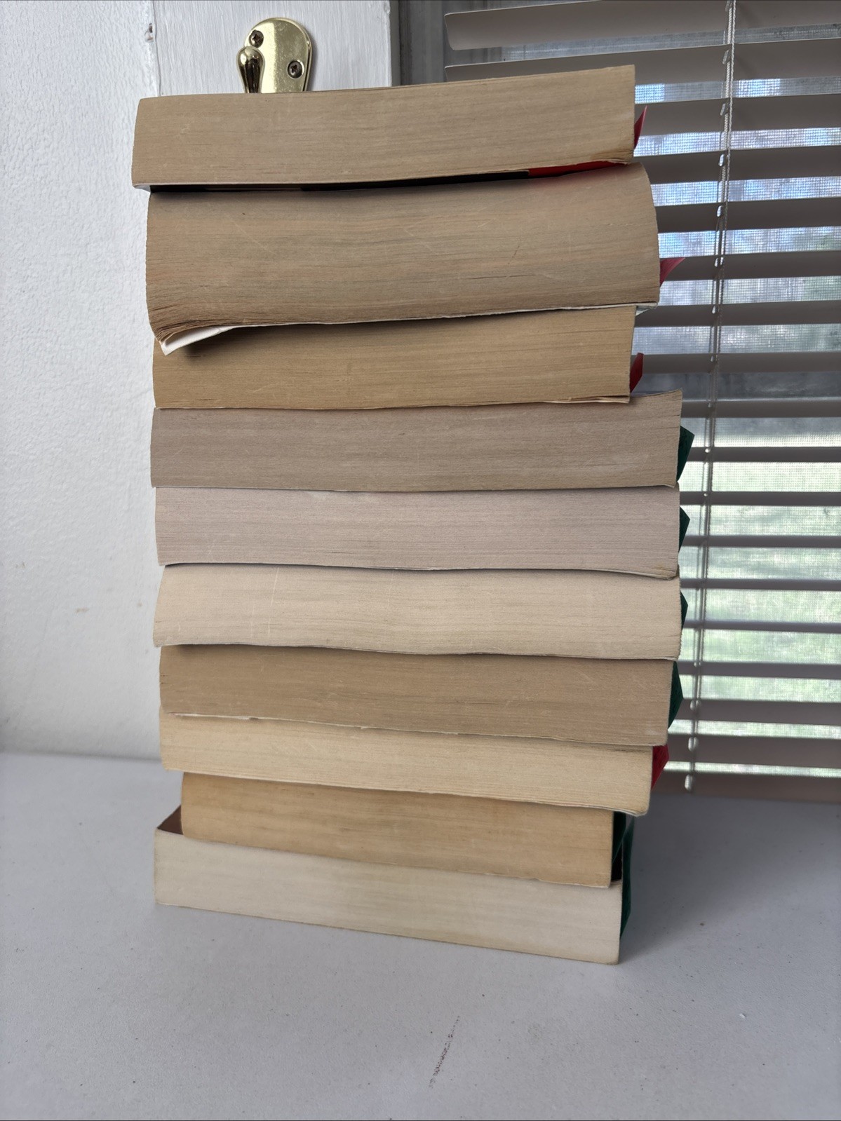 Lot of 10 – Mystery and Thrillers – Mixed Authors – FREE SHIPPING
