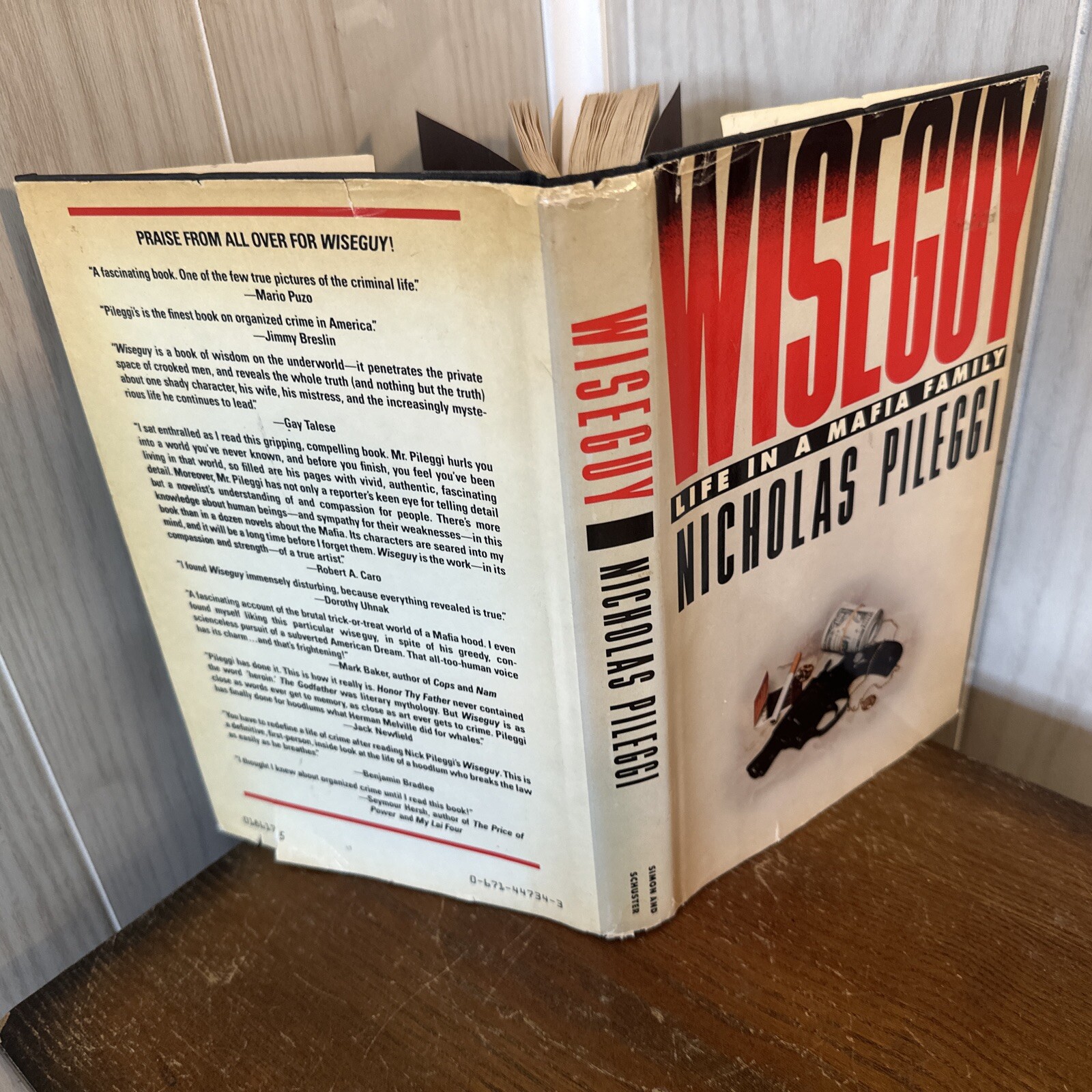 Wiseguy Life In A Mafia Family HCDJ by Nicholas Pileggi 1985