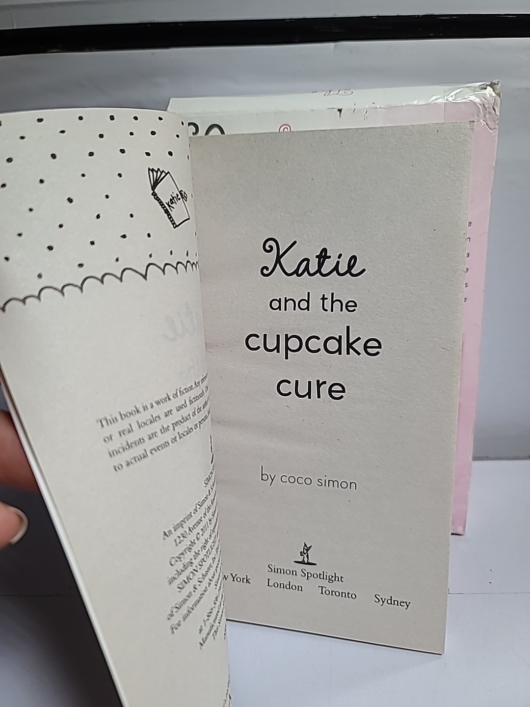 Cupcake Diaries Complete Set 1-8 Coco Simon Kids Chapter Books Lot Box Set