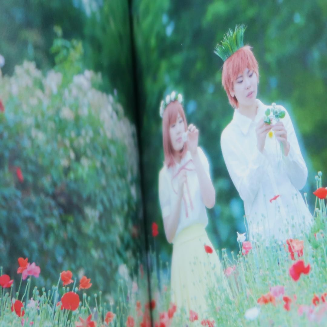 Momo Irone Modern Child Picture Book Softcover 7.2 x 10.1 in 57 pages
