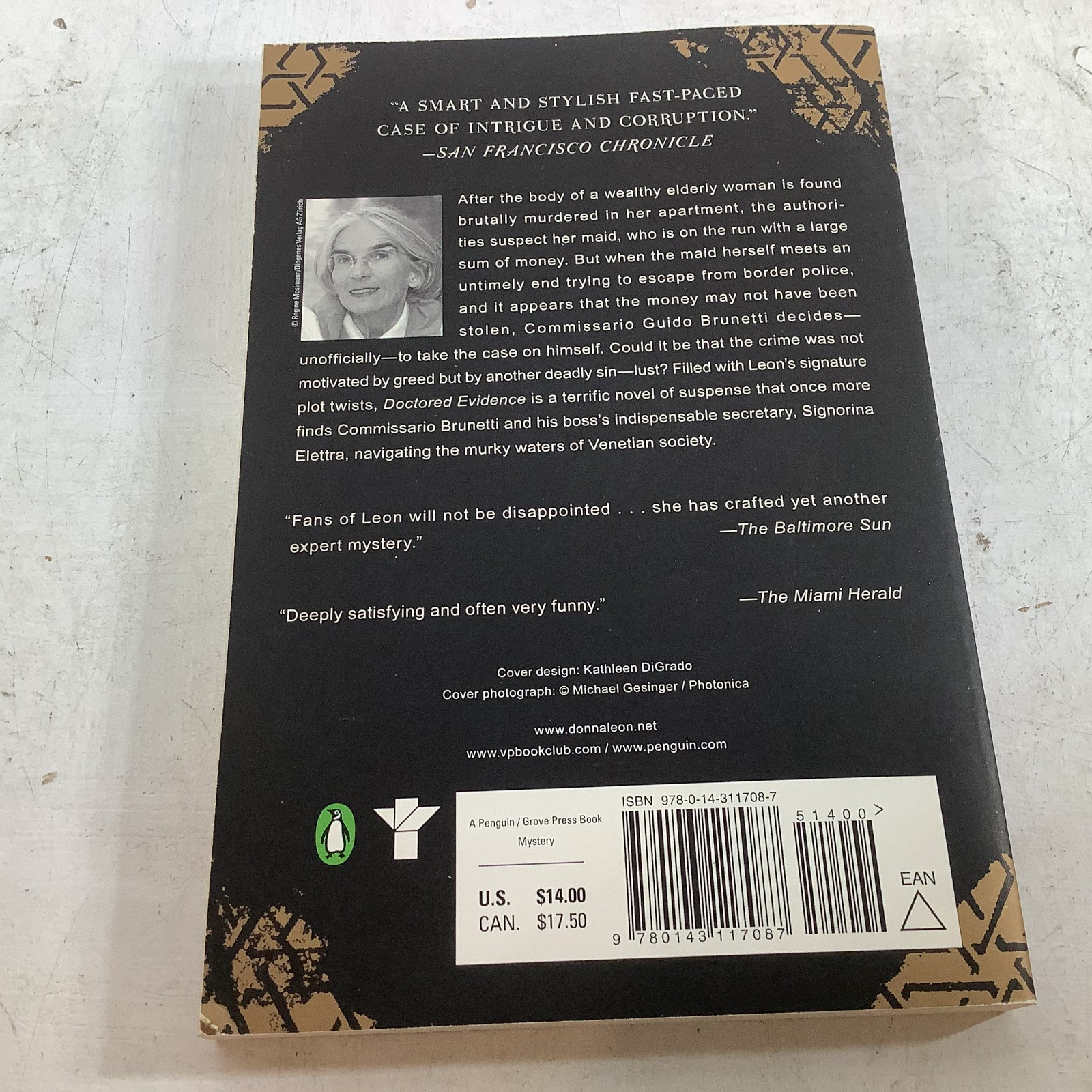 Donna Leon lot of 8 Commissario Guido Brunetti Mystery Series Trade PB Like New