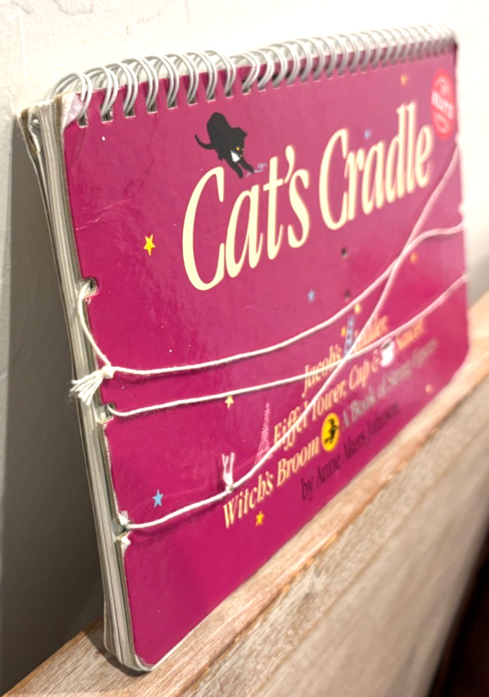 Cat’s Cradle Paperback Book ~a Book of String Figures Anne Akers Johnson Spiral
