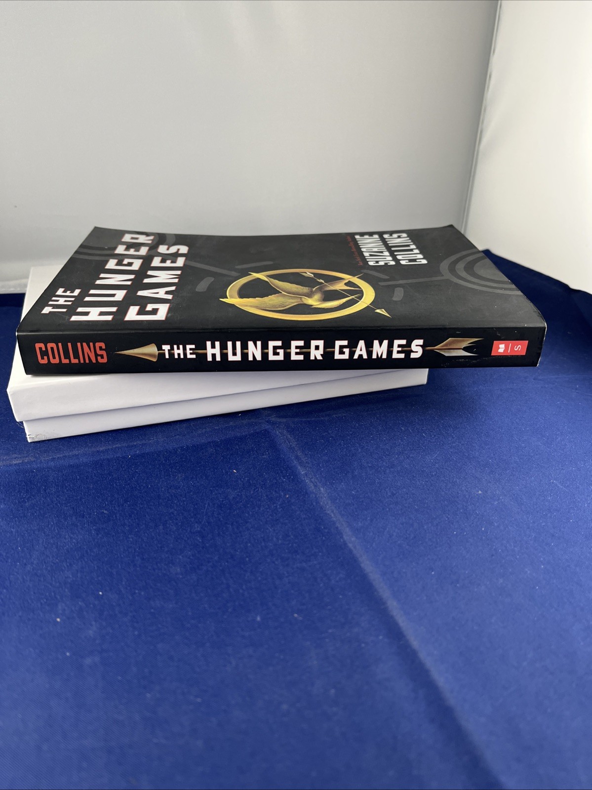 The Hunger Games (Book 1) – Paperback By Suzanne Collins Excellent Used