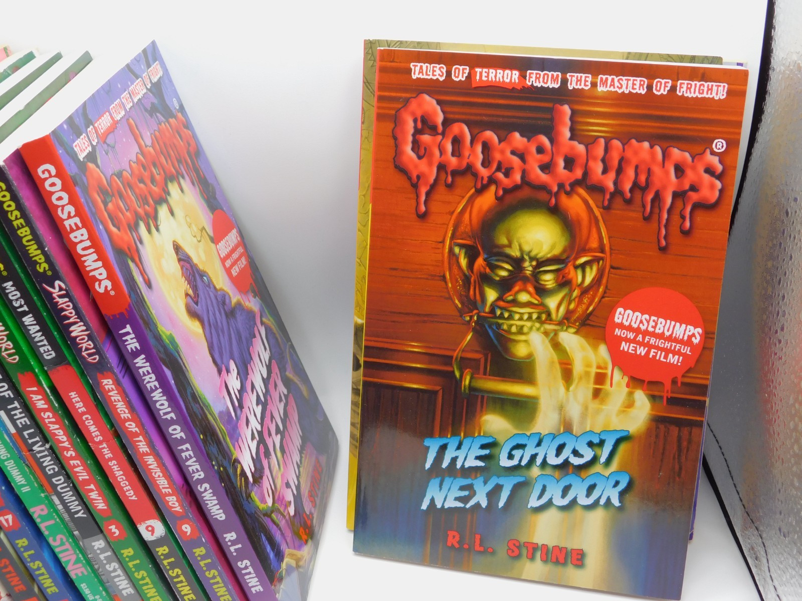 RL STINE LOT (16) Goosebumps Fear Street Just Beyond Graphic Novels (EF946)