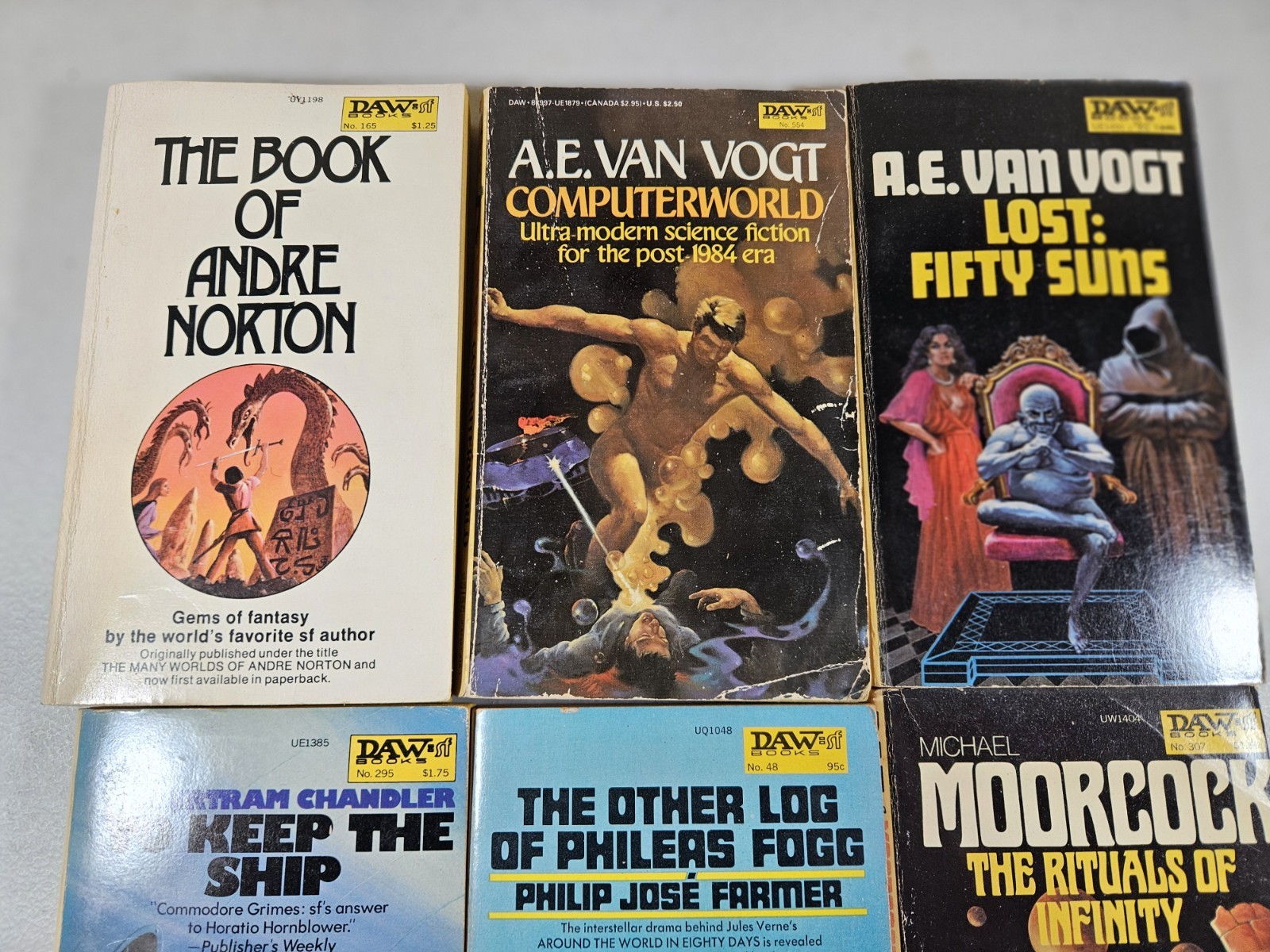 Lot of 20 – Vintage DAW Books – Science Fiction Paperbacks