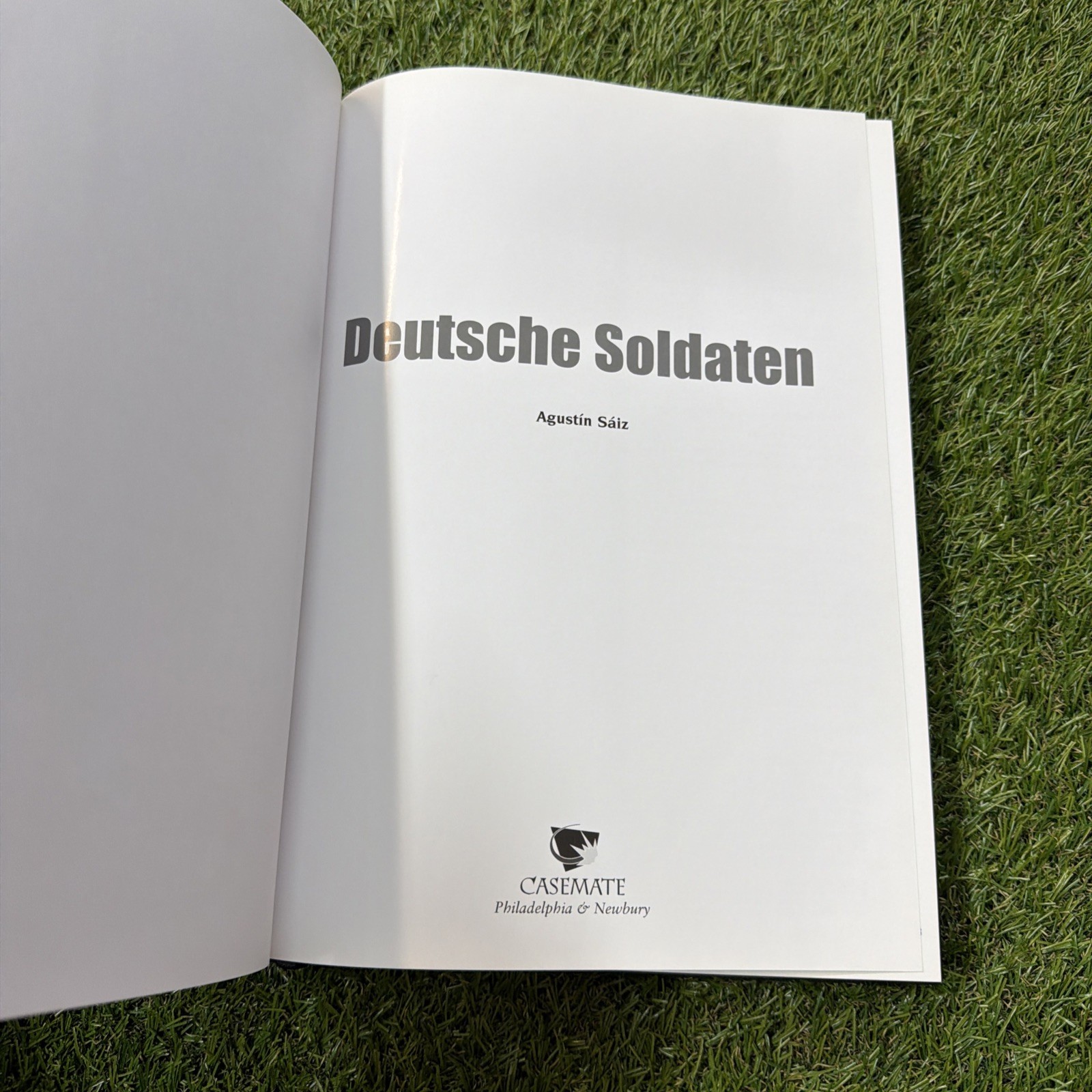 Deutsche Soldaten – German WWII Soldiers – Illustrated Military Reference – HC