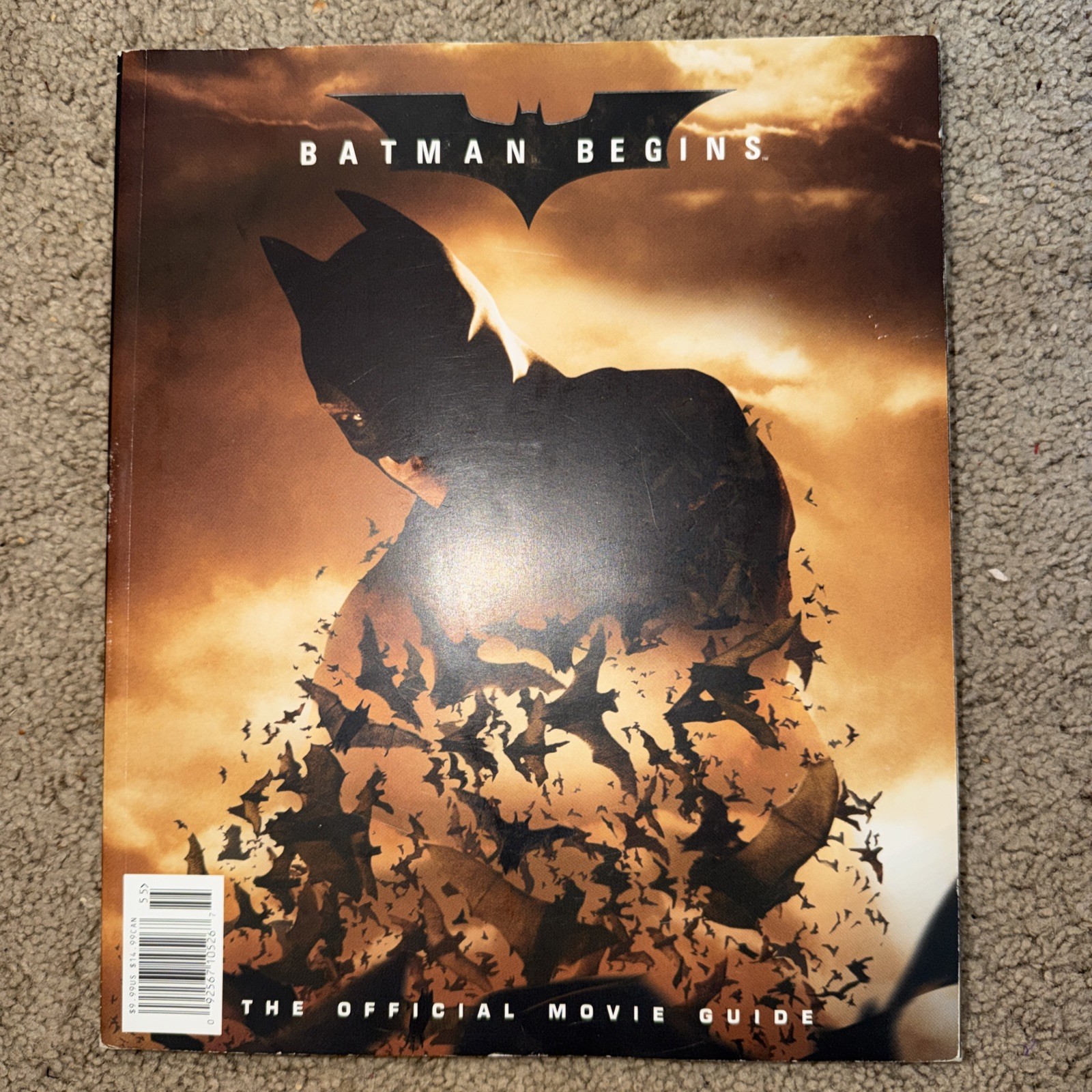 Batman Begins – The Official Movie Guide – Softcover 1st EDITION 2005