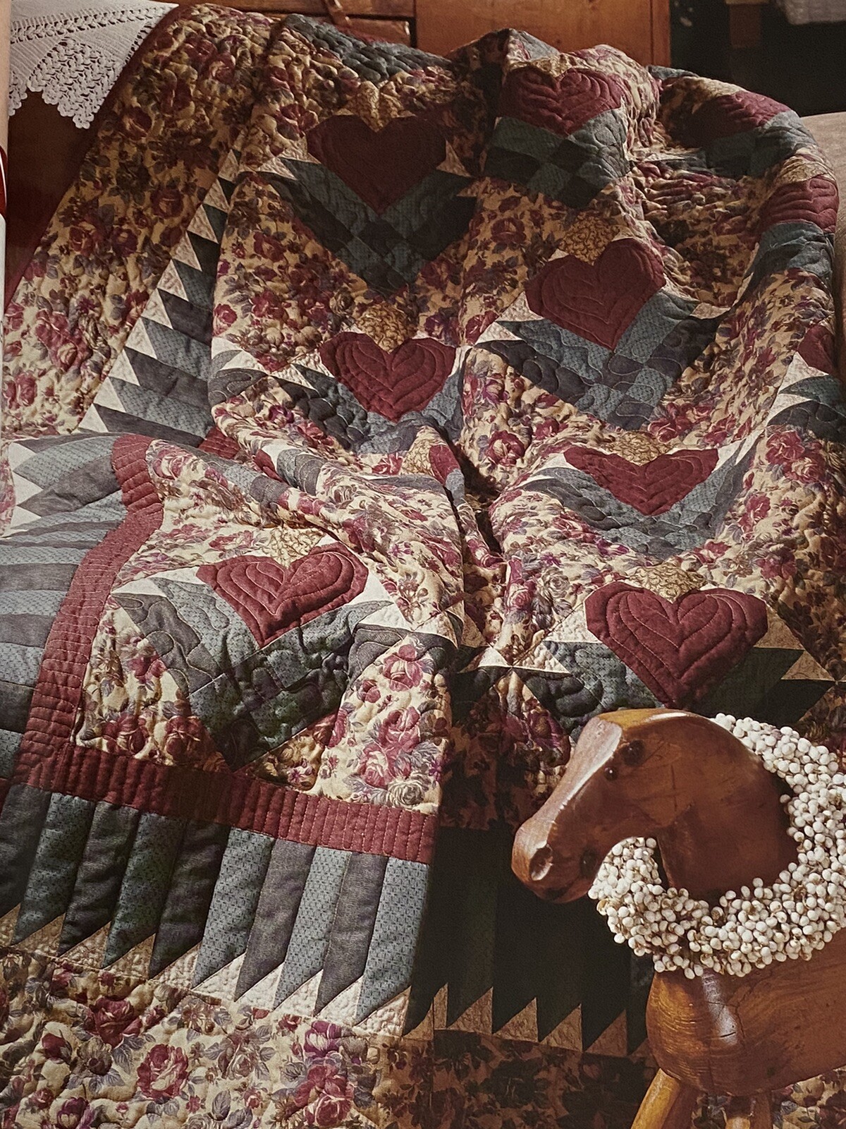 Better Homes & Gardens “Designers & Their Quilts” 129 Pages Leisure Arts