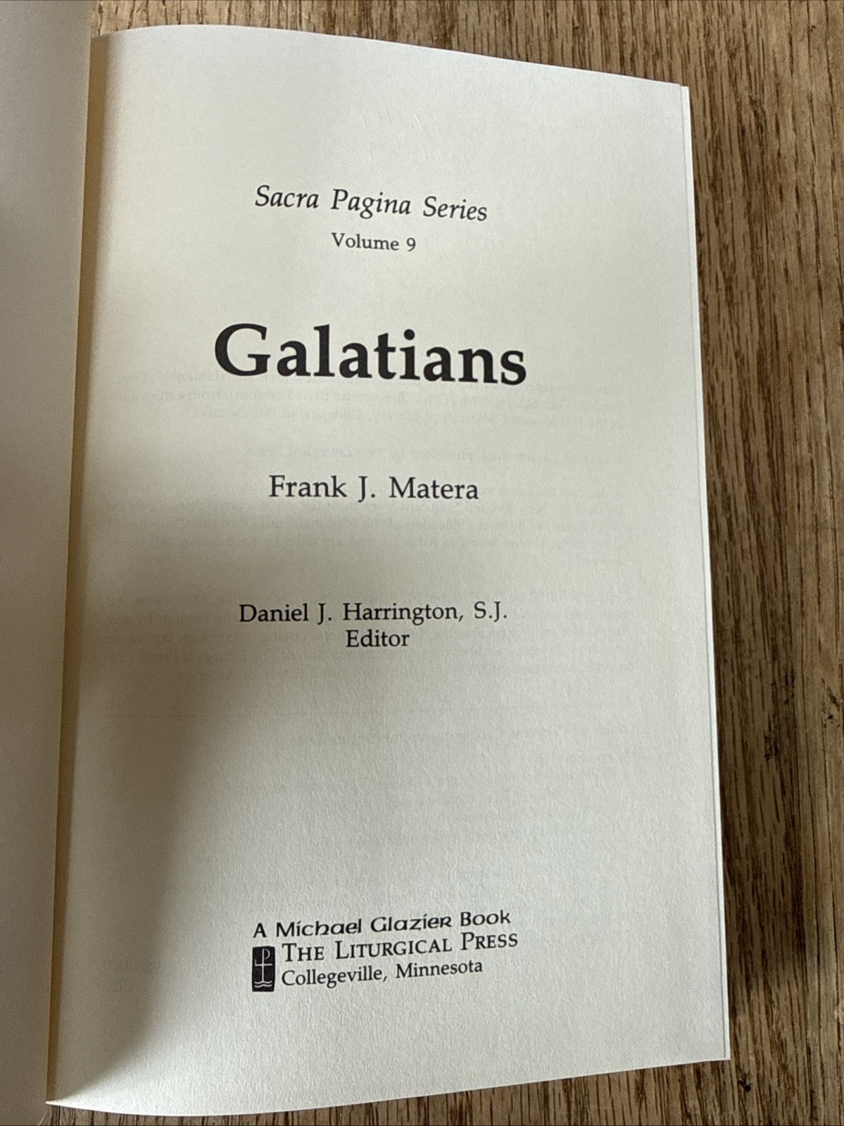 Galatians (Sacra Pagina Series)volume 9 – Hardcover By Matera, Frank J – VG