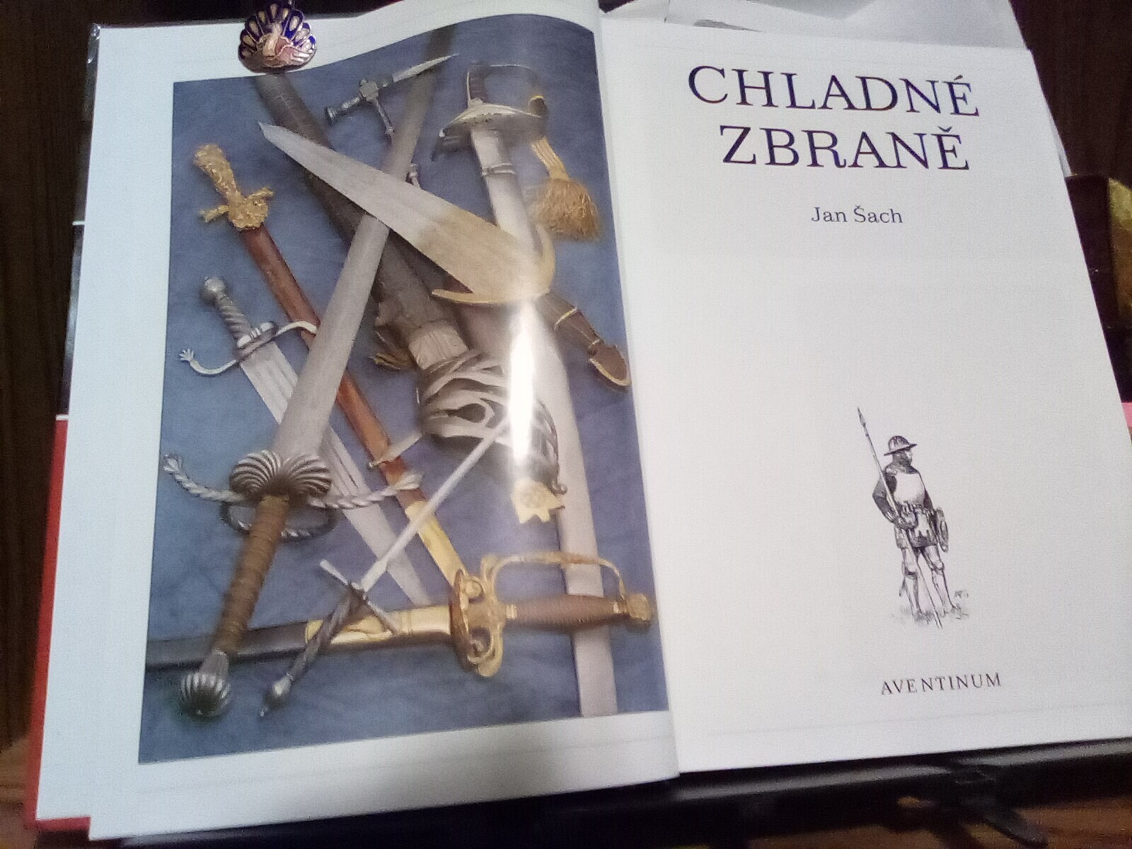 1999 “Chladne Zbrane” by Jan Sach VG Unmarked Slovakian Cold Weapon Atlas HC