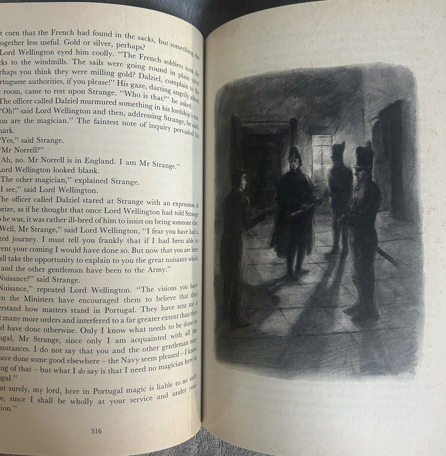 Jonathan Strange and Mr Norrell : A Novel by Susanna Clarke (2005, Perfect)