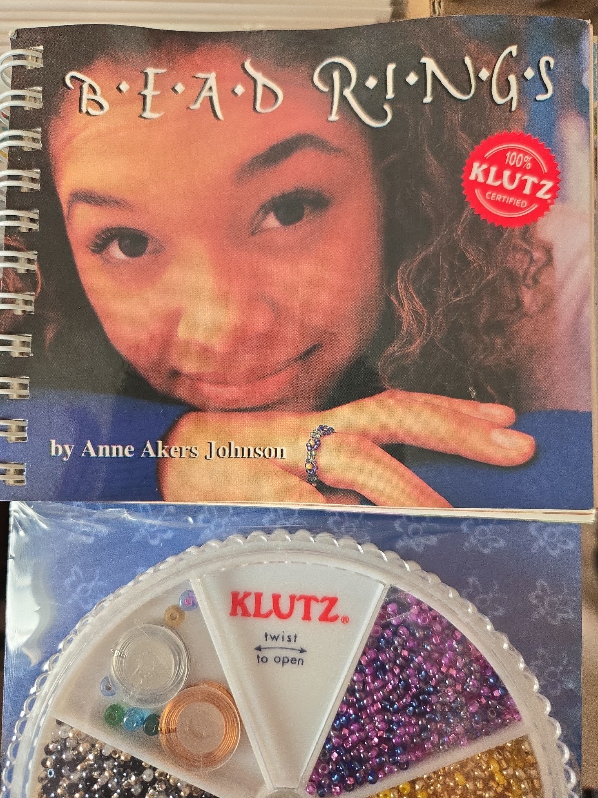 Klutz Bead Rings Craft Kit by Anne Akers Johnson – Complete Sealed – 7 Designs