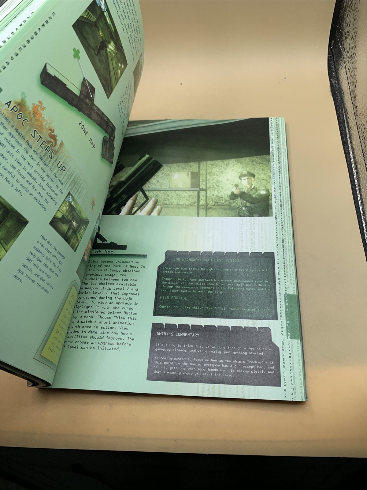 Signature Ser.: The Matrix – Path of Neo™ by BradyGames Staff and Dan Birlew…