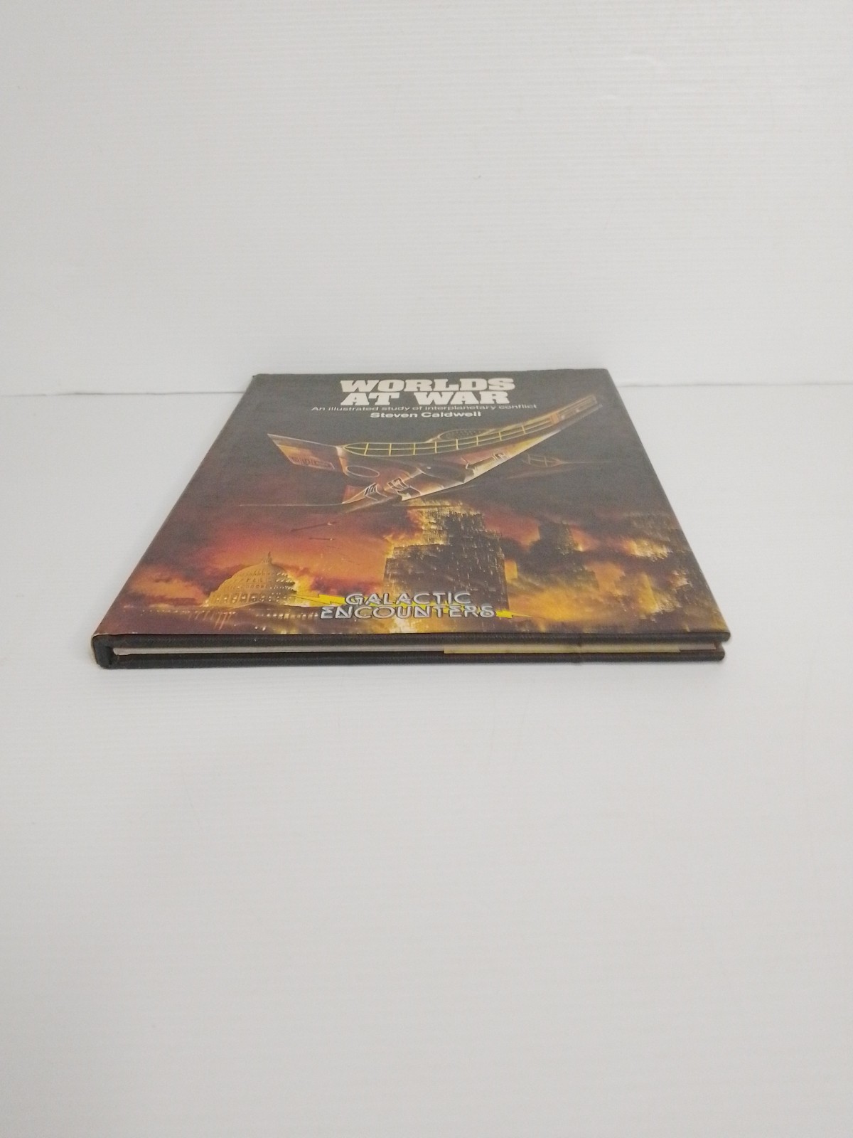 WORLDS AT WAR AN ILLUSTRATED STUDY OF INTERPLANETARY Steven Caldwell 1980 HC DJ
