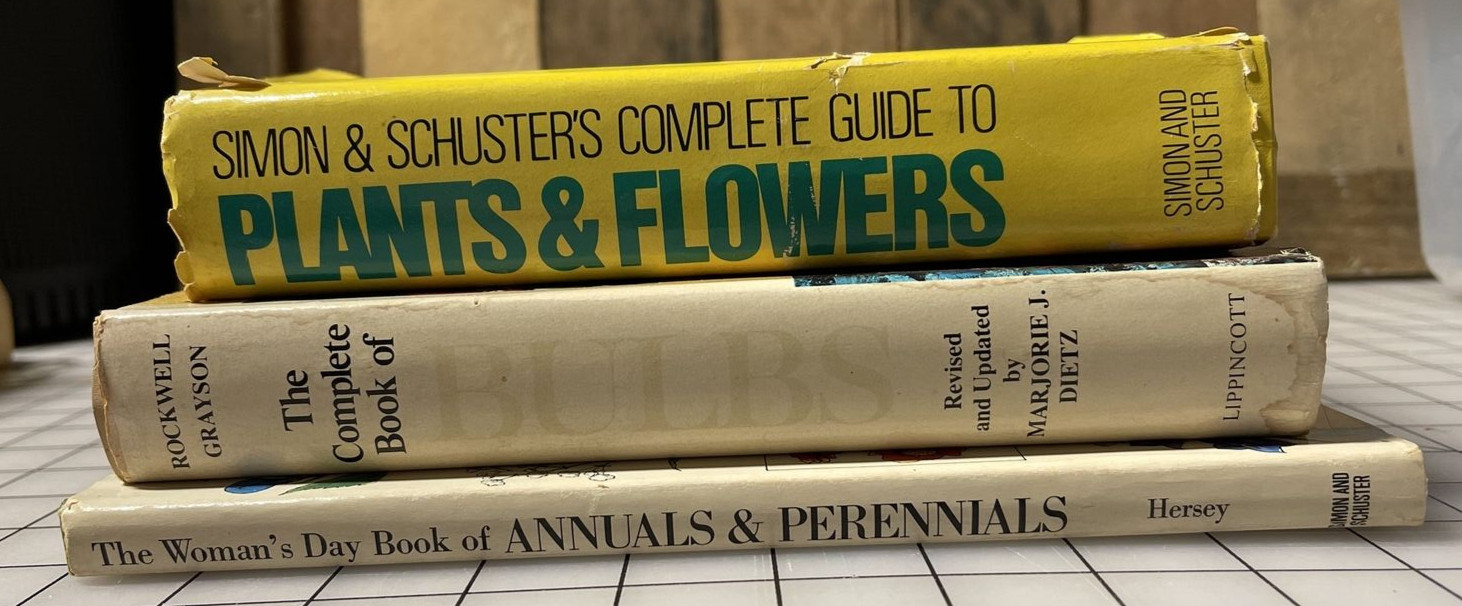 Plants and Flowers Guides Bundle Lot ( 3 Books) Annuals. Perennials. Bulbs.