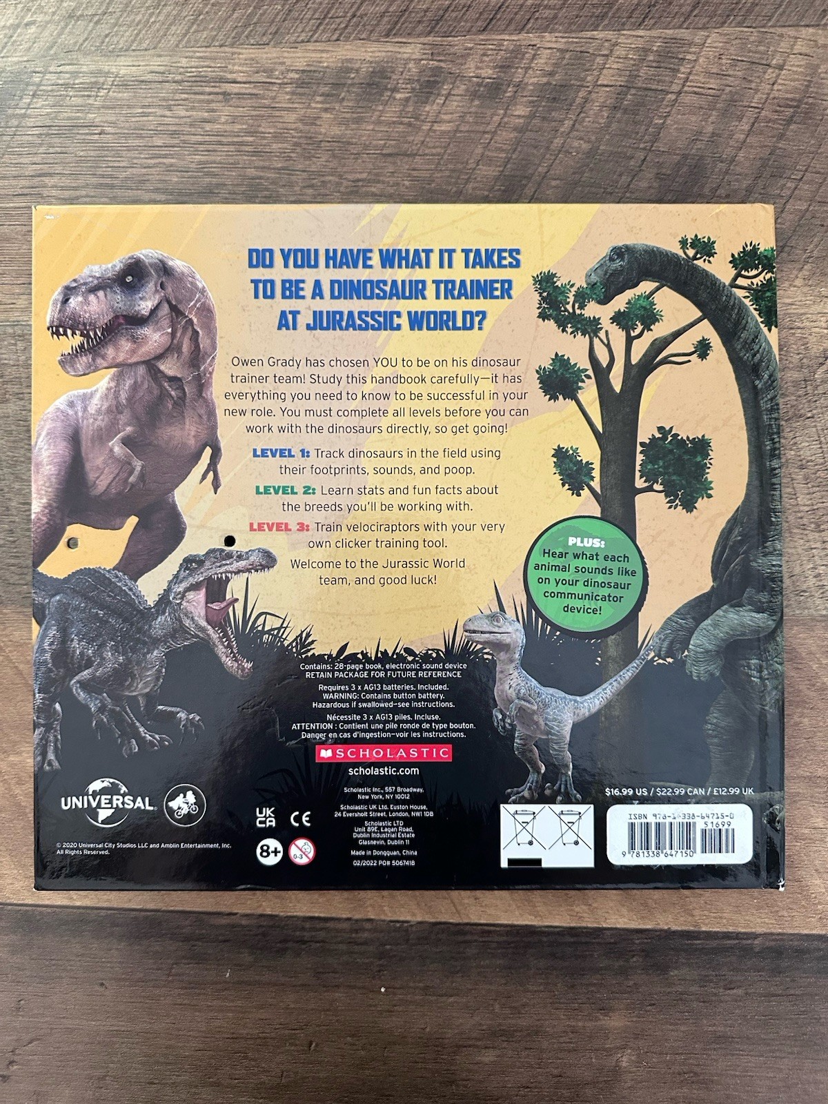 Scholastic Jurassic World Dinosaur Trainer HandBook Rare ISBN 978-1-338-64715-0