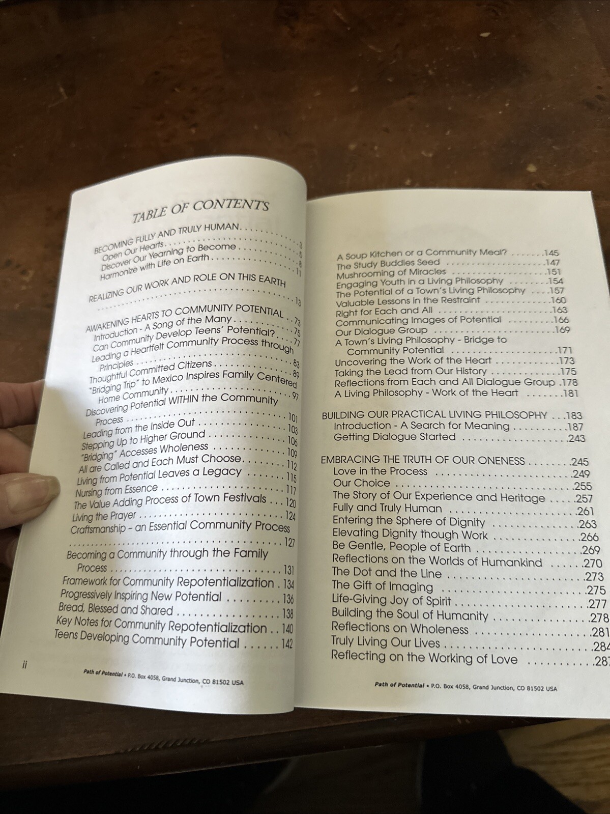 Becoming : Right for the Heart, Good for the Whole by Joan Holliday Excellent
