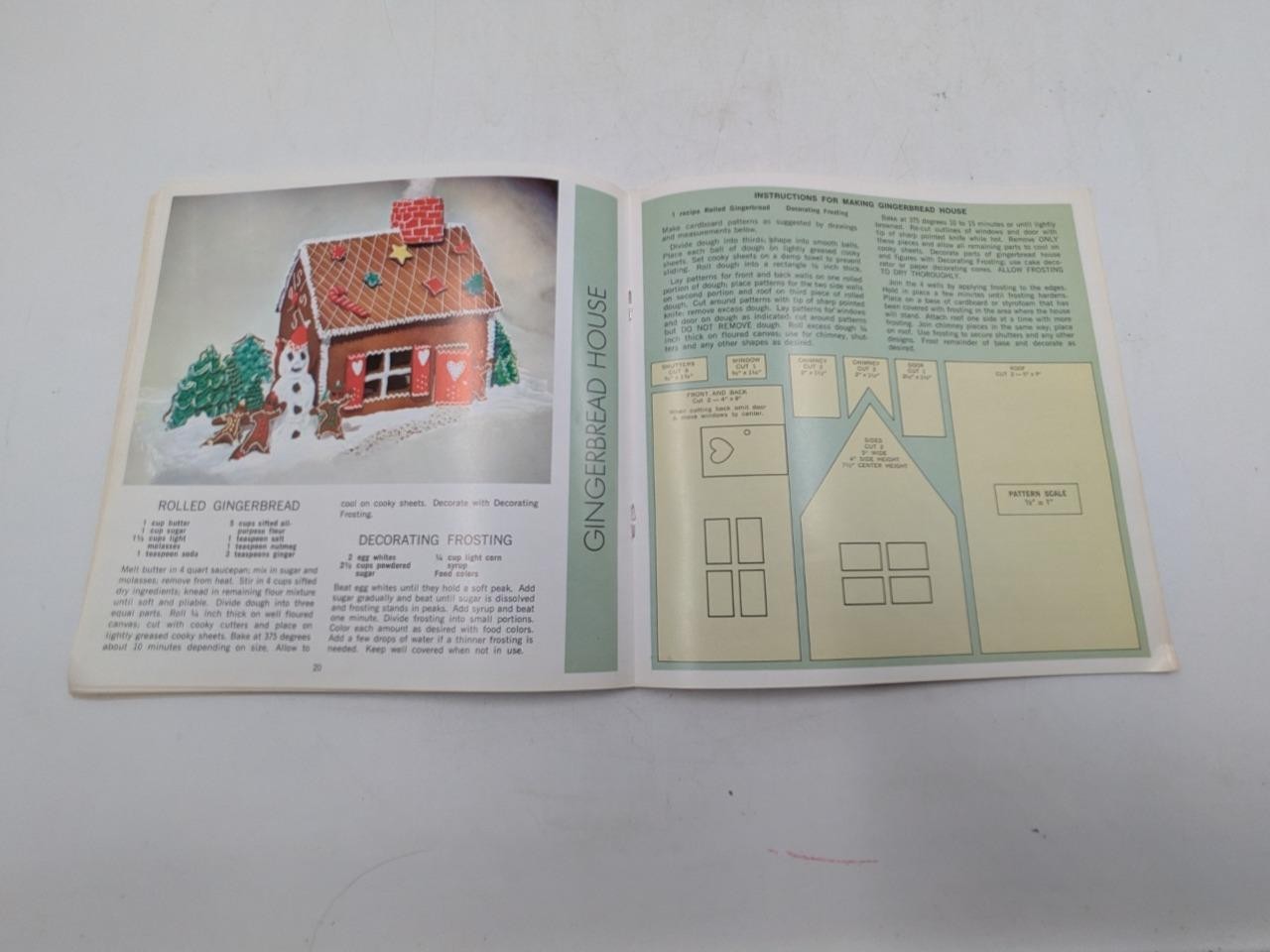 1968 WE Energies Cookie Book Wisconsin Electric Christmas Cooky Recipe Book B