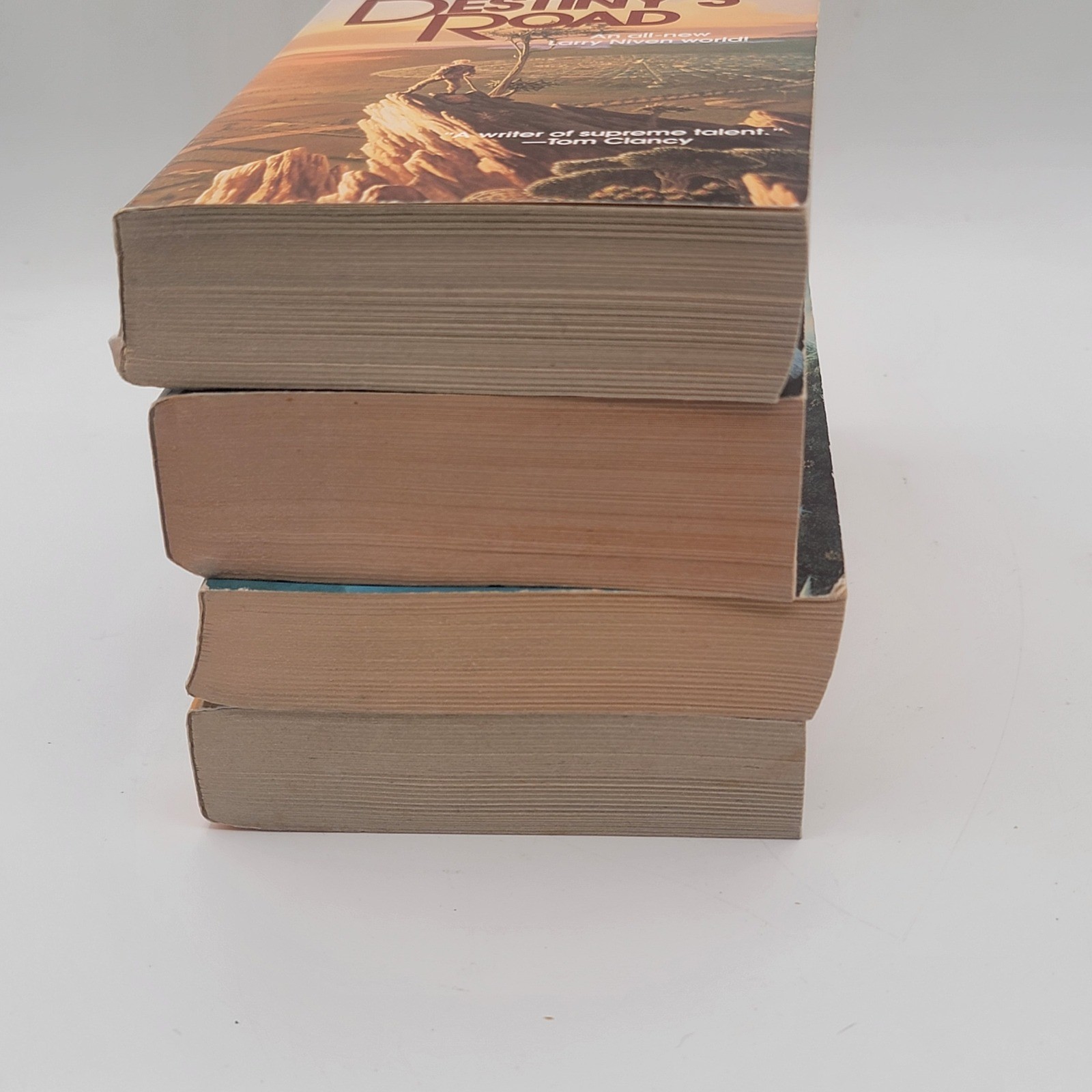 Larry Niven 4 Book Lot Mass Market Paperbacks Sci-Fi Space Opera Good