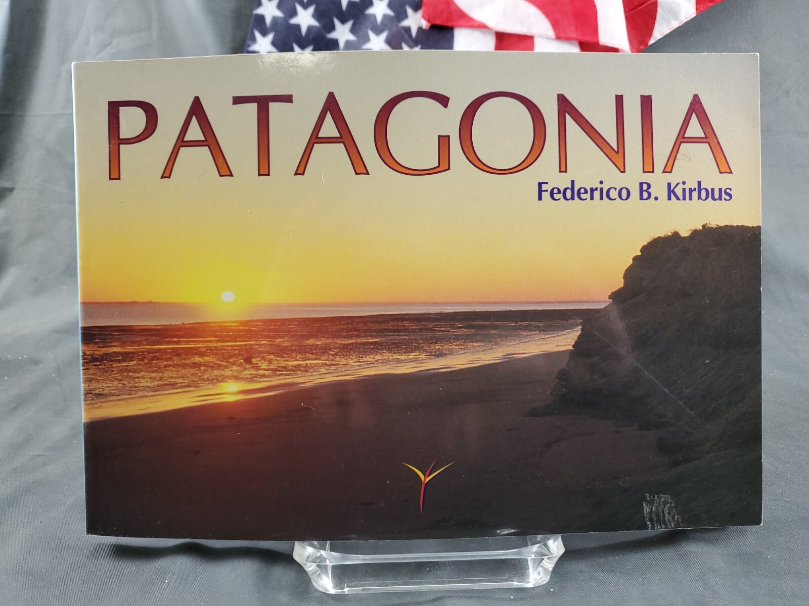 Patagonia by Federico Kirbus (1998, Softcover) FREE SHIPPING!!!